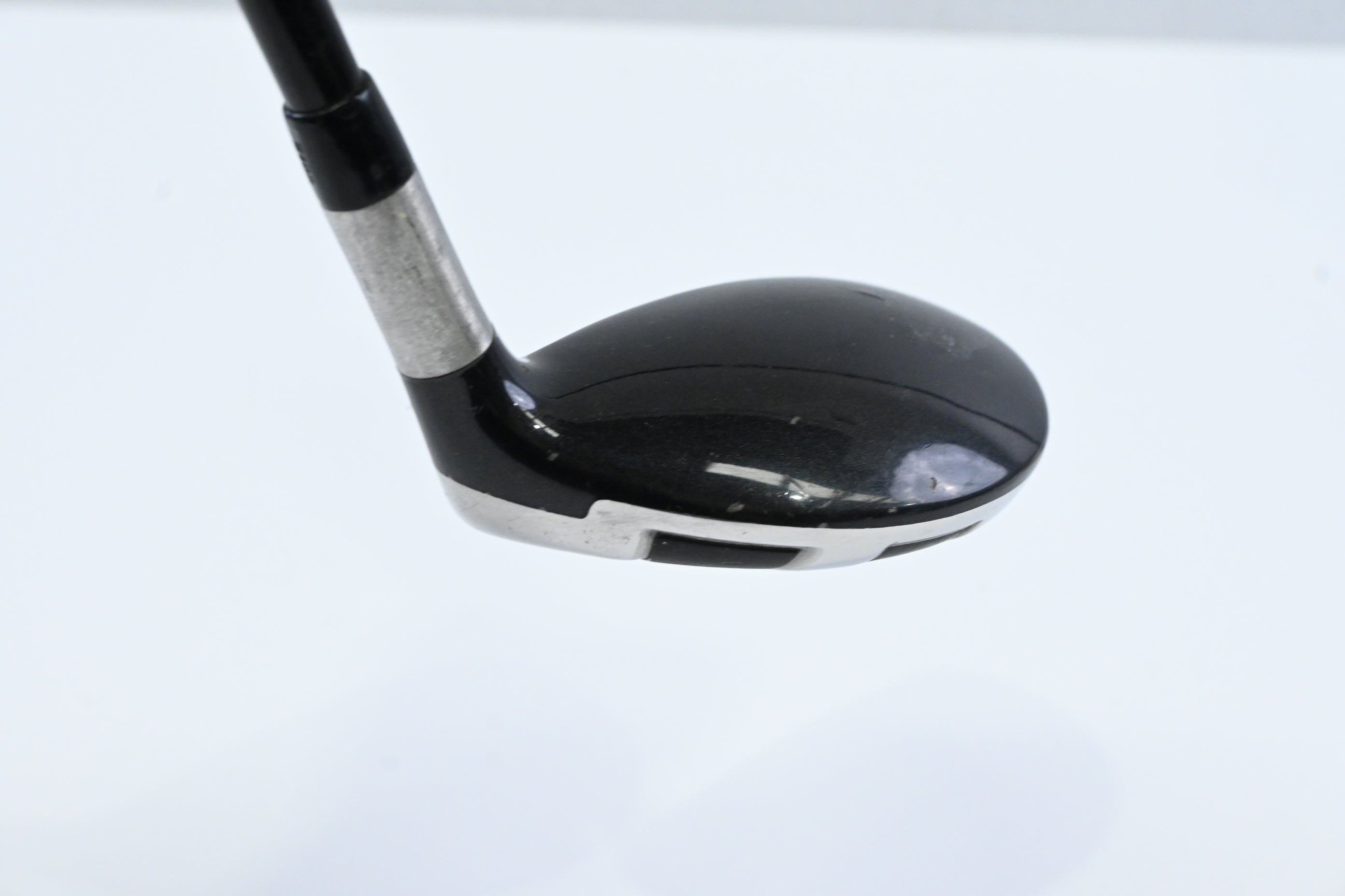 Titleist 909H #3 Hybrid / 19 Degree / Stiff Flex Aldila Voodoo Shaft