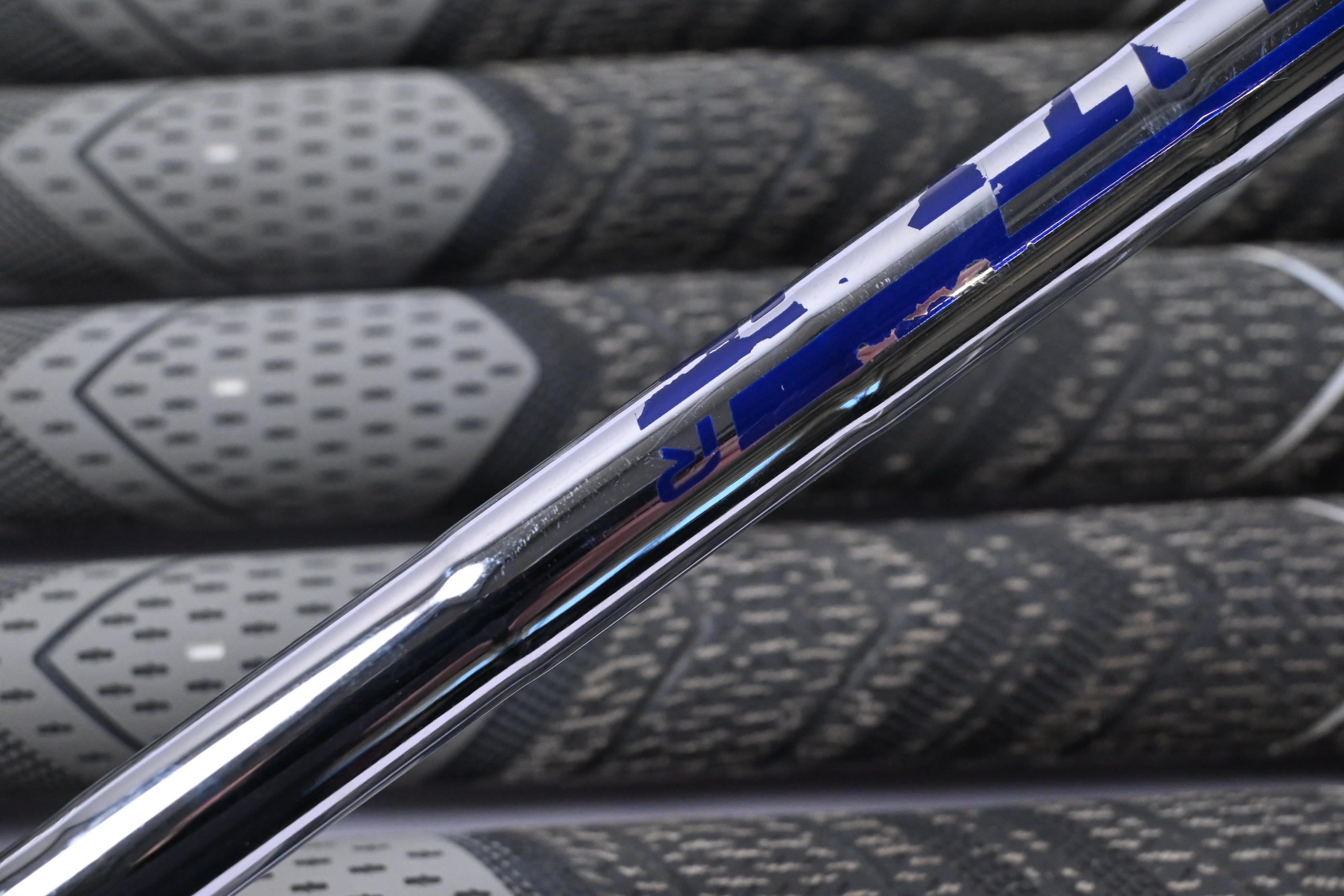 Ping G410 Irons / 4-PW+SW / Black Dot / Regular Flex Ping AWT 2.0 Shafts