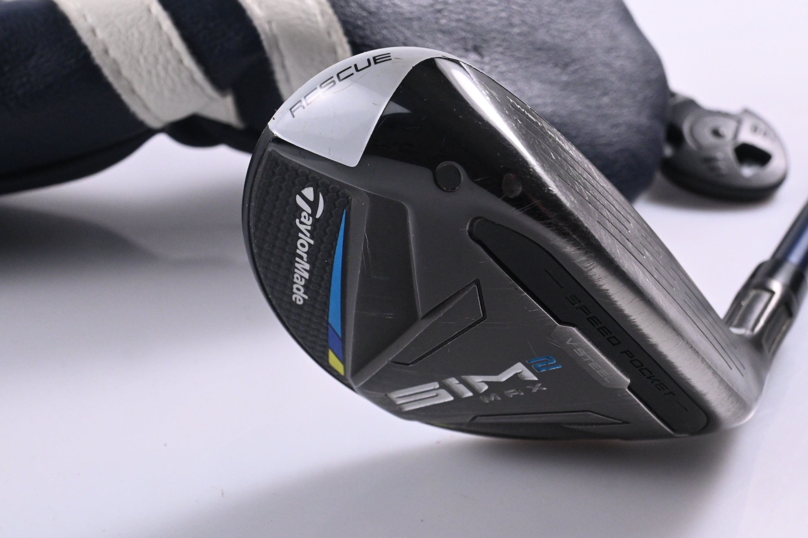 Taylormade SIM2 Max #4 Hybrid / 22 Degree / Stiff Flex Ventus Blue 7 Shaft