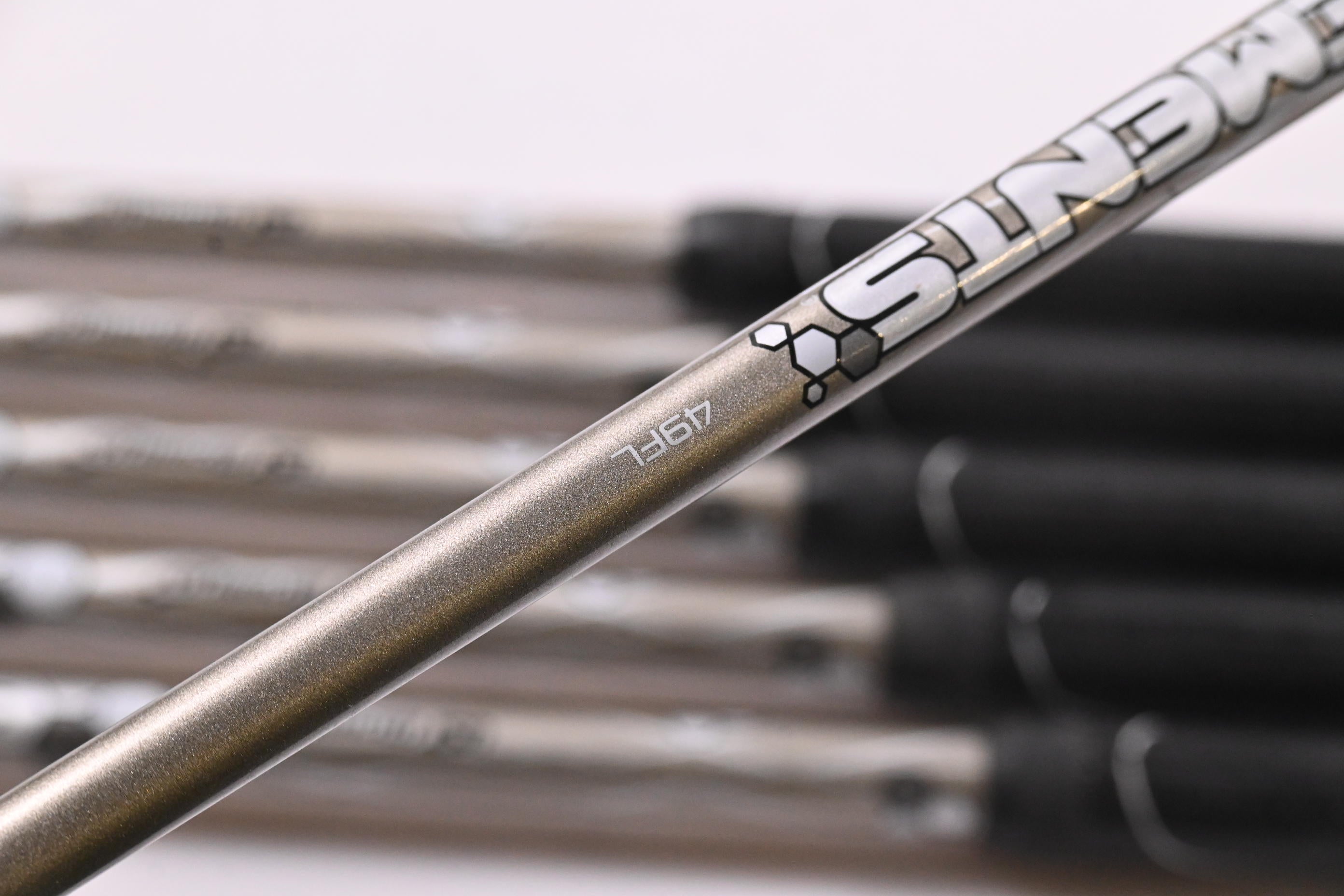 Ladies Wilson D350 Irons / 6-PW+SW / Ladies Flex UST Elements Chrome 49 Shafts