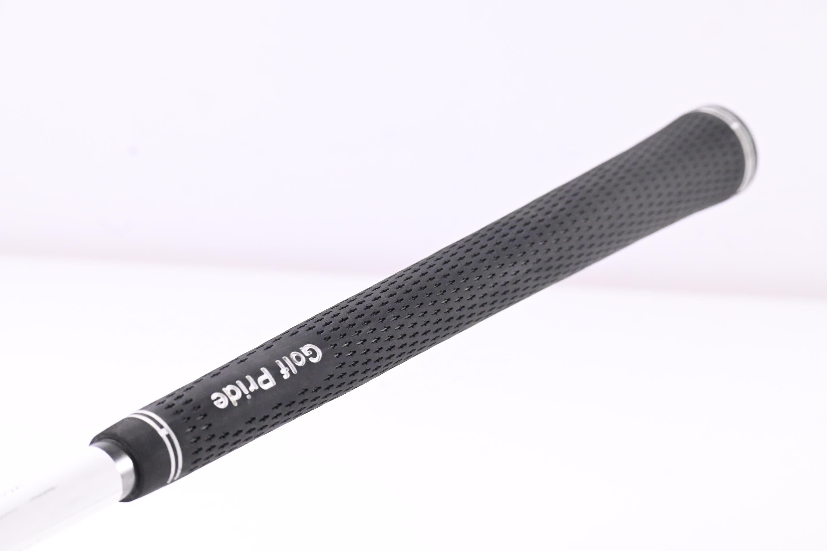 Titleist 909 D2 Driver / 9.5 Degree / Stiff Flex Diamana 73 Shaft