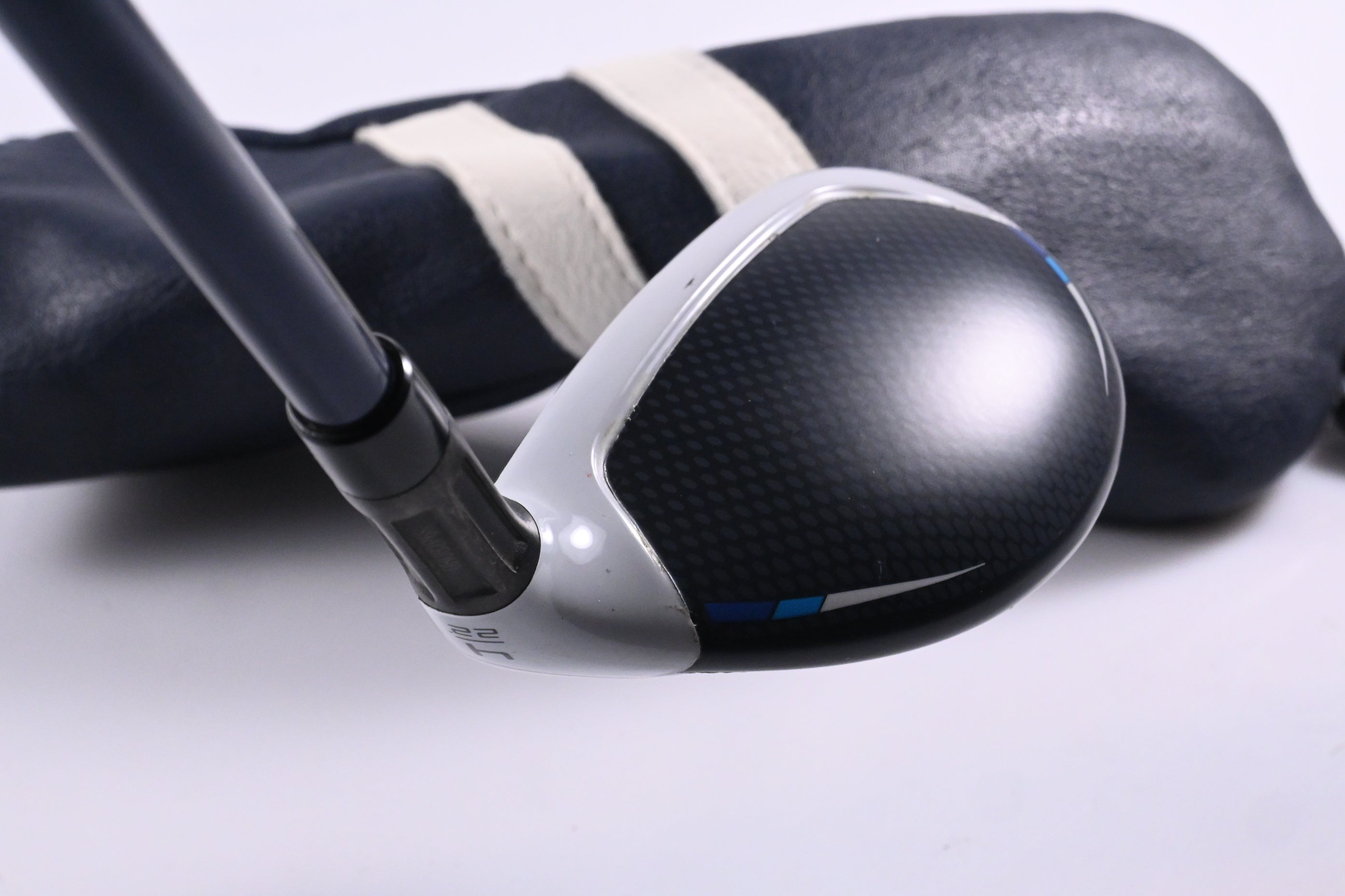 Taylormade SIM2 Max #4 Hybrid / 22 Degree / Stiff Flex Ventus Blue 7 Shaft