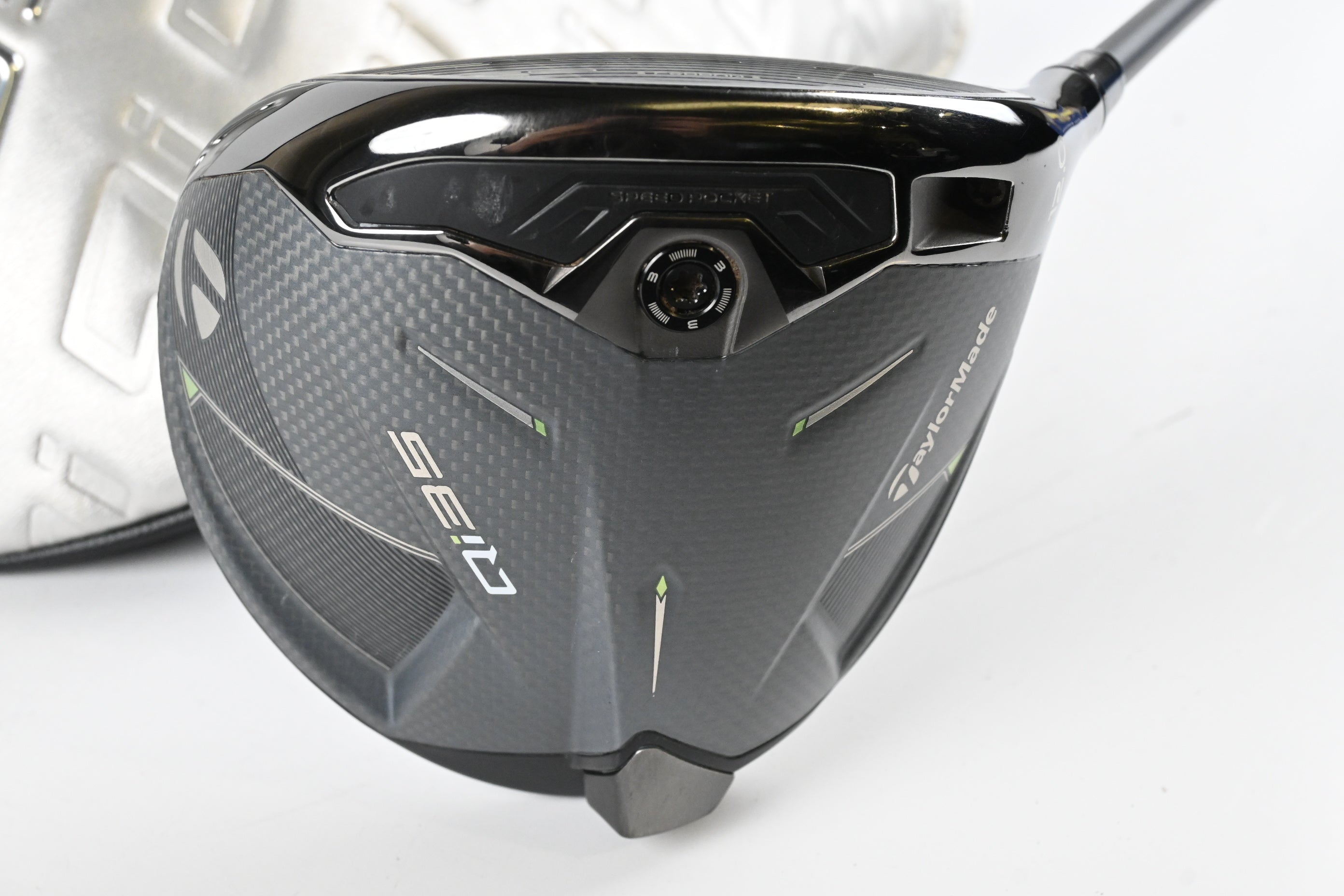 Taylormade Qi35 Driver / 12 Degree / Regular Flex Vanquish 5 Shaft