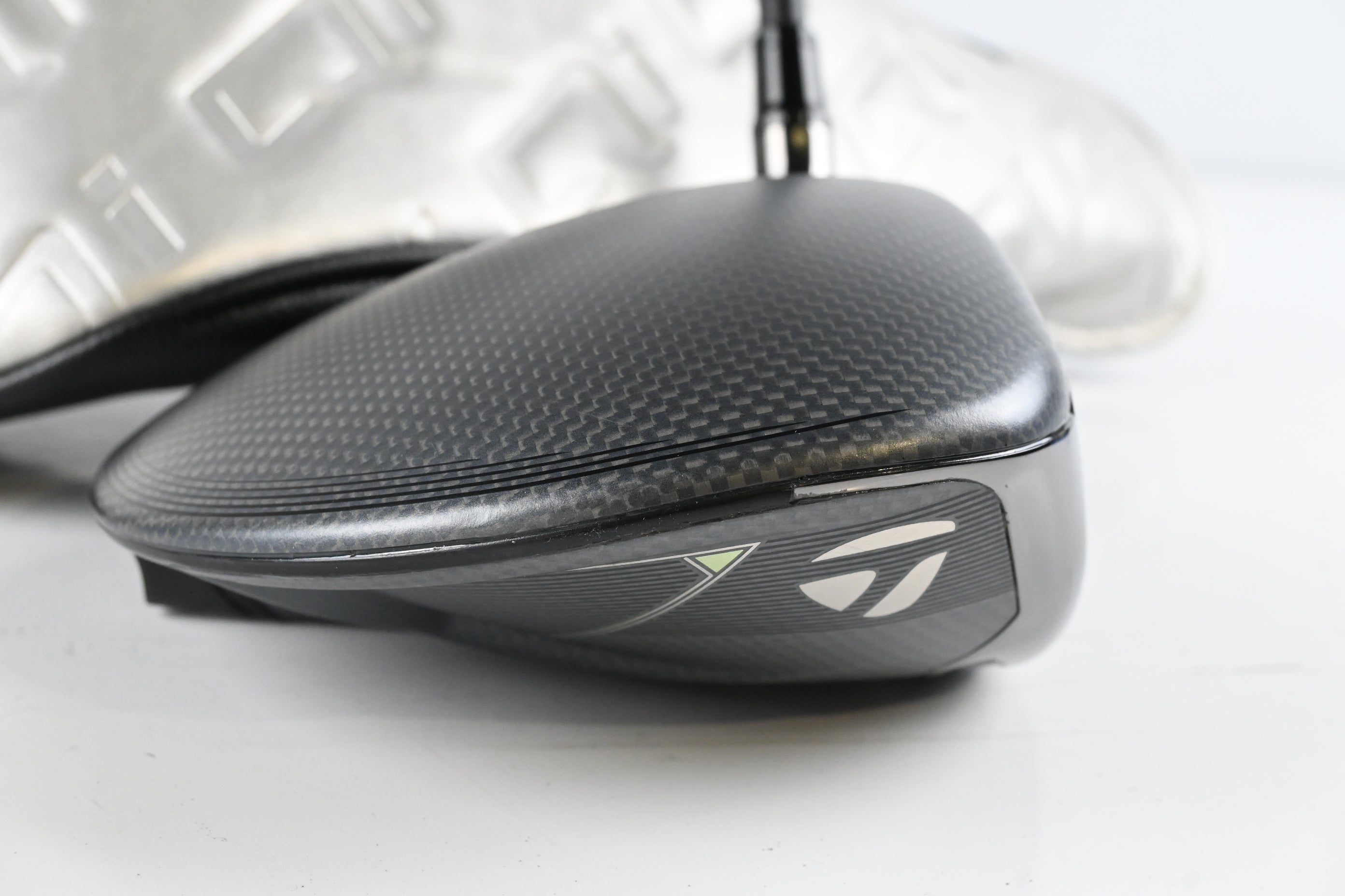 Taylormade Qi35 Driver / 12 Degree / Regular Flex Vanquish 5 Shaft