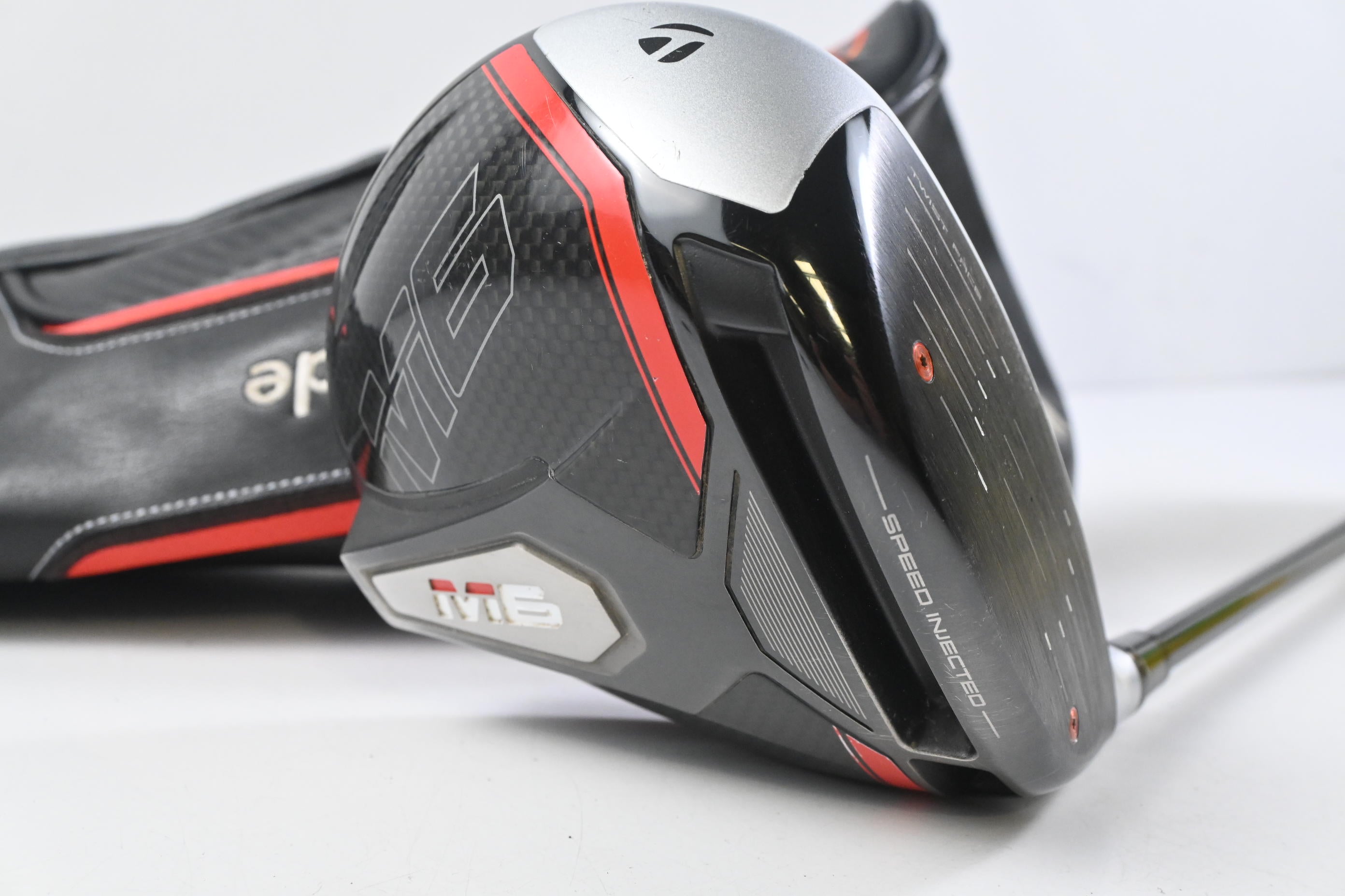 Taylormade M6 Driver / 10.5 Degree / Regular Flex Fujikura Atmos Orange 5 Shaft