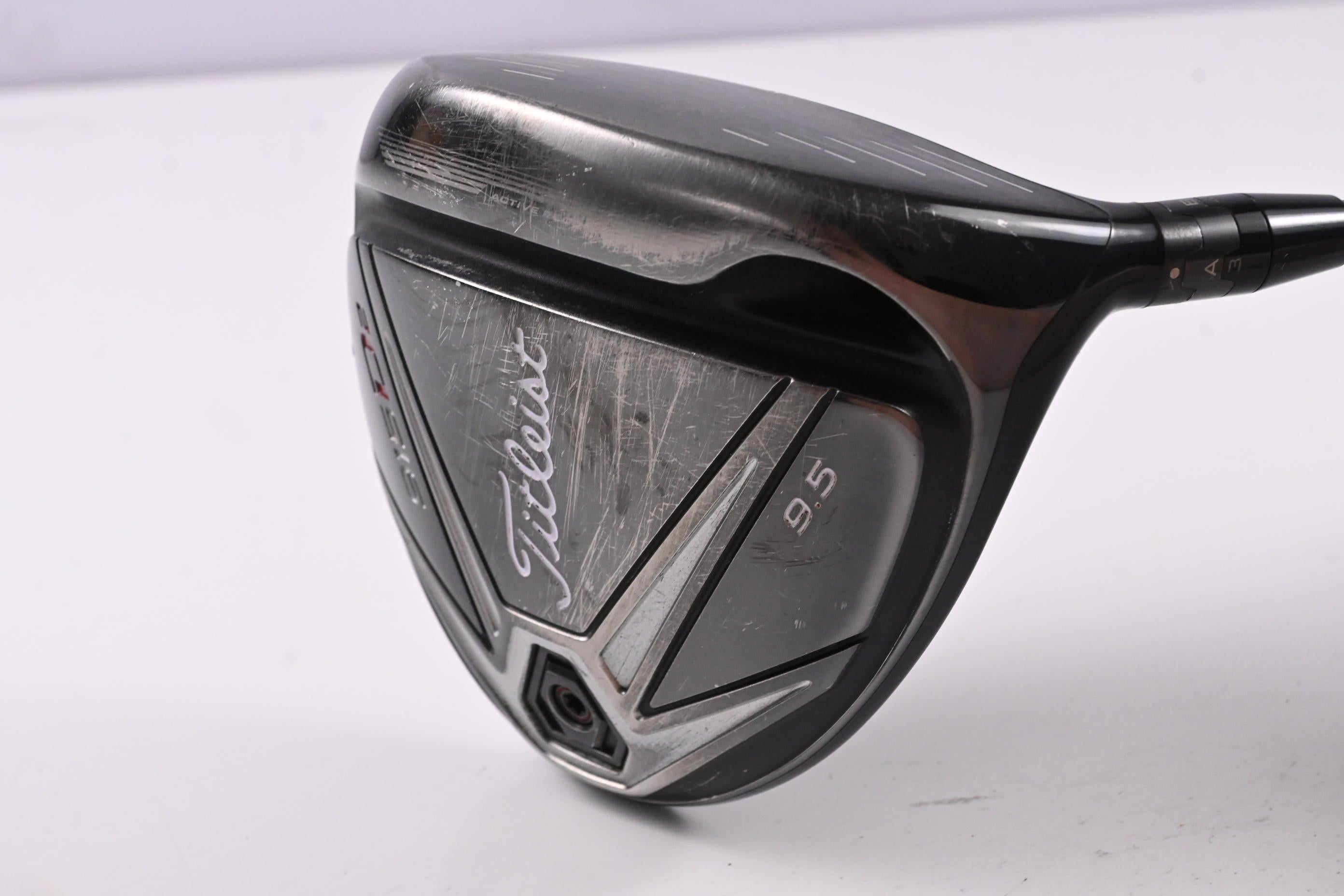 Titleist 915 D2 Driver / 9.5 Degree / Stiff Flex Diamana S+ Blue 60 Shaft