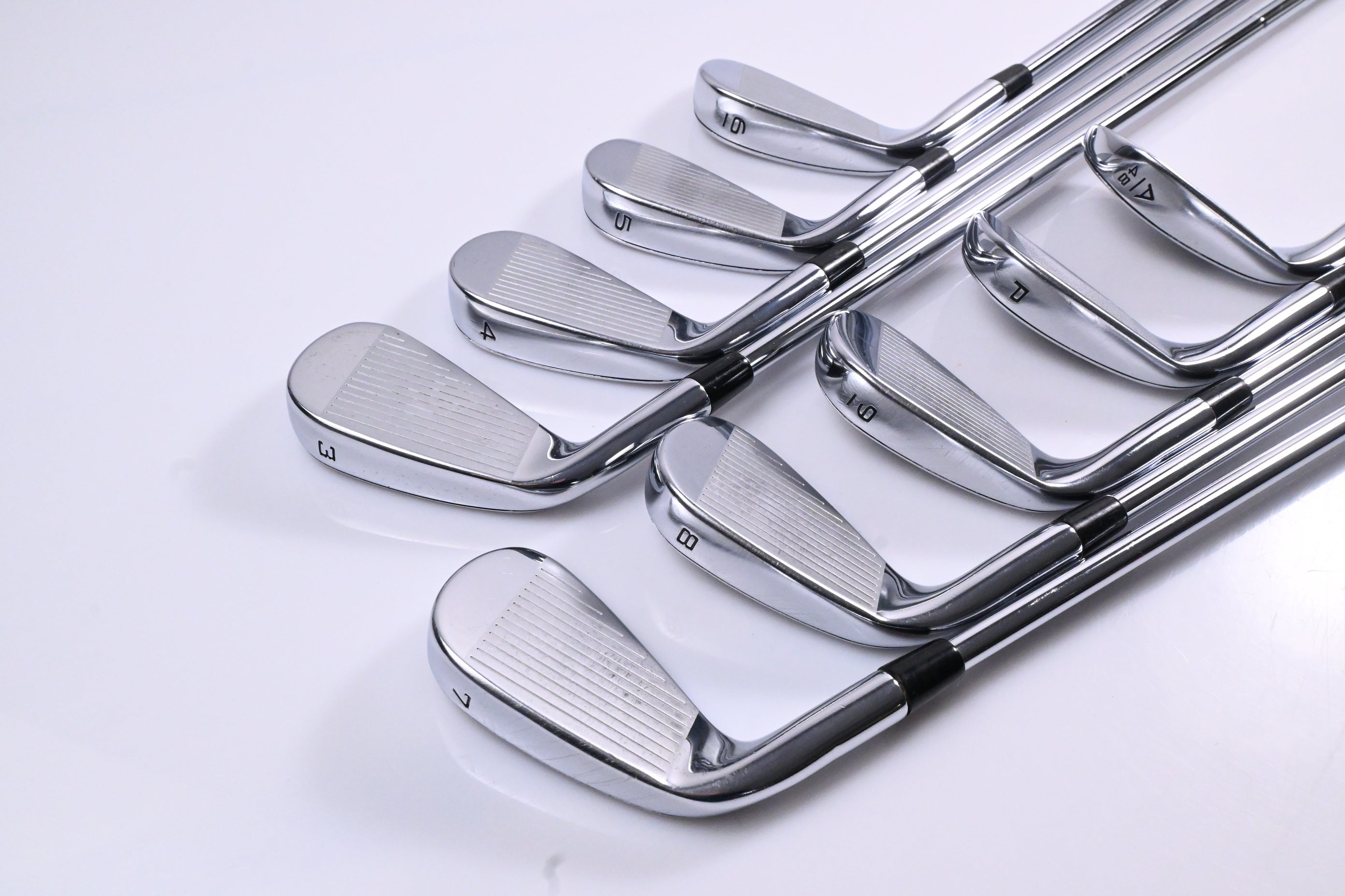 Callaway Rogue ST Pro Irons / 3-PW+AW / Regular Flex Elevate MPH 95 Shafts