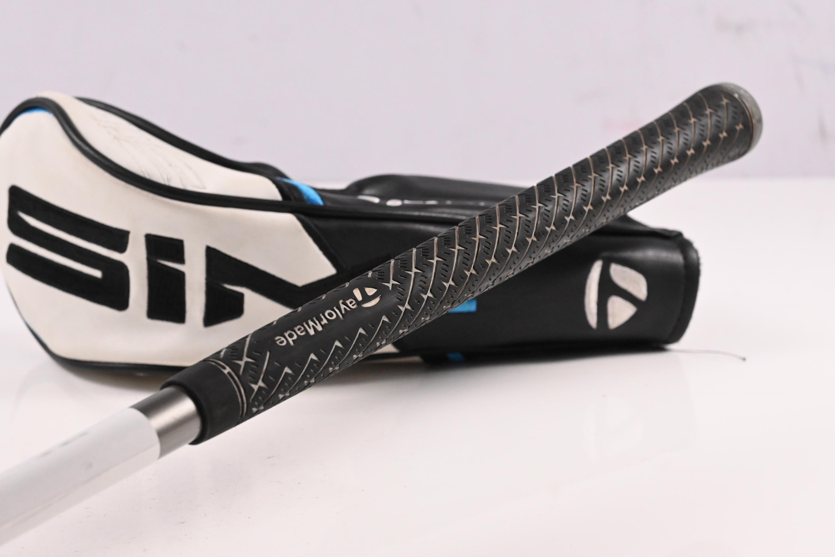 Taylormade SIM2 Max D #7 Wood / 22 Degree / Regular Flex UST Mamiya Helium 5