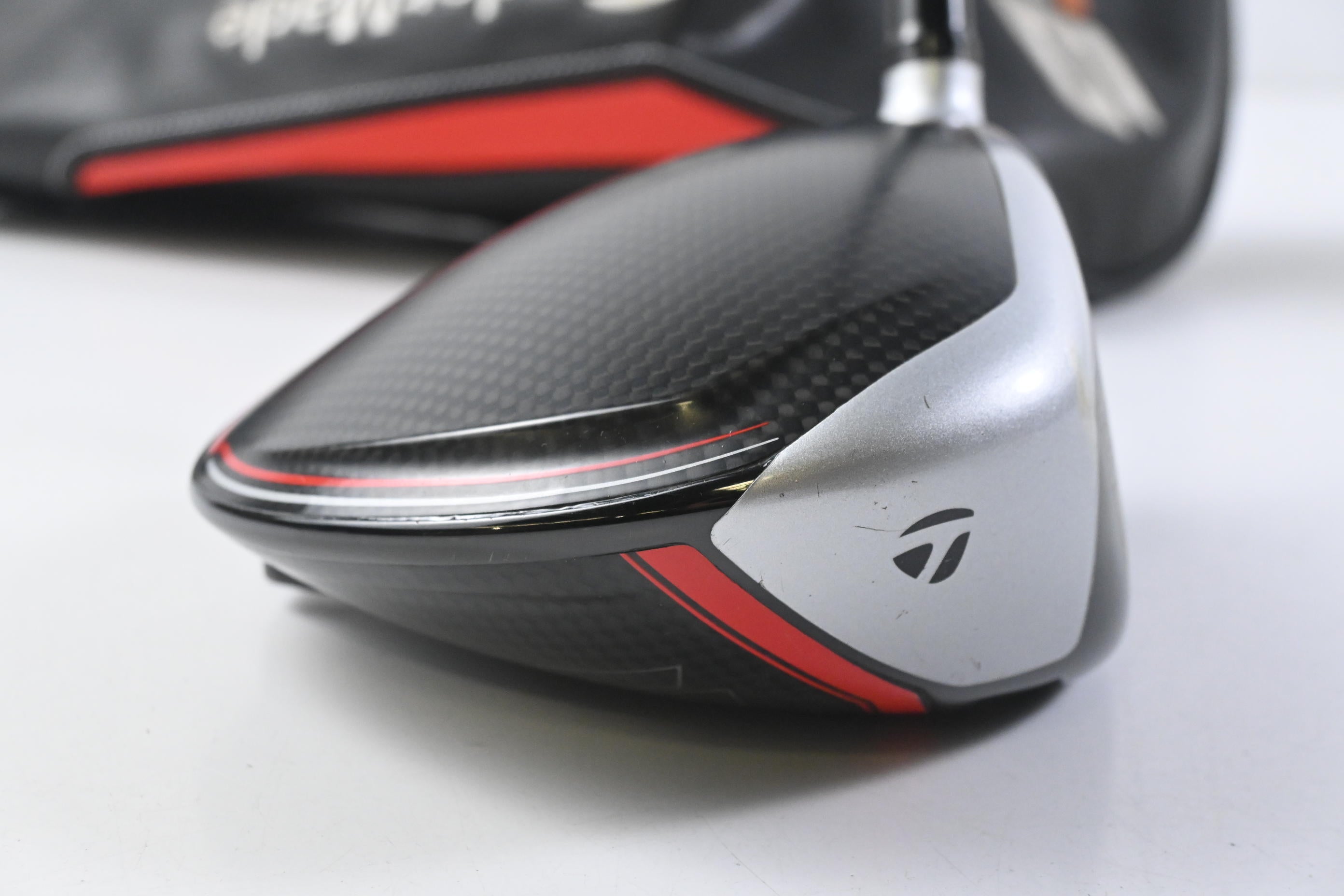 Taylormade M6 Driver / 10.5 Degree / Regular Flex Fujikura Atmos Orange 5 Shaft