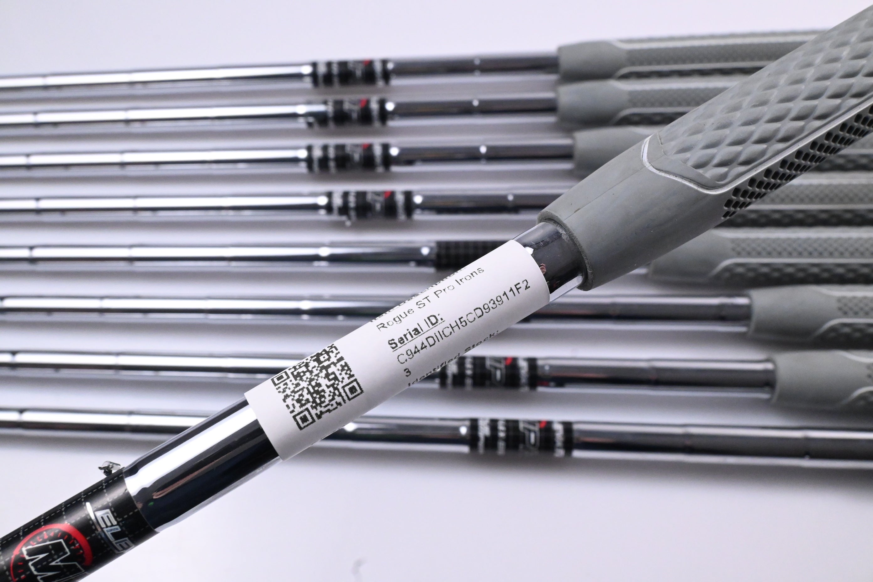 Callaway Rogue ST Pro Irons / 3-PW+AW / Regular Flex Elevate MPH 95 Shafts