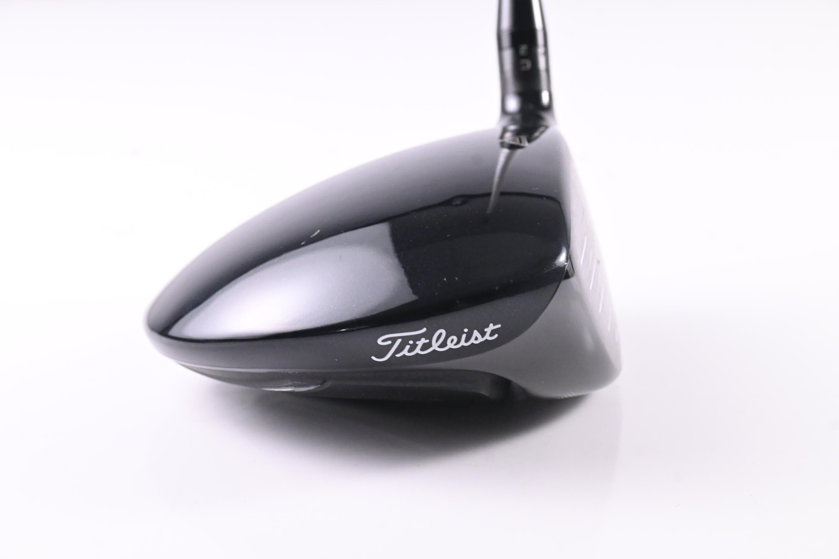Titleist 915 D2 Driver / 9.5 Degree / Regular Flex Aldila Rogue Black 70 Shaft
