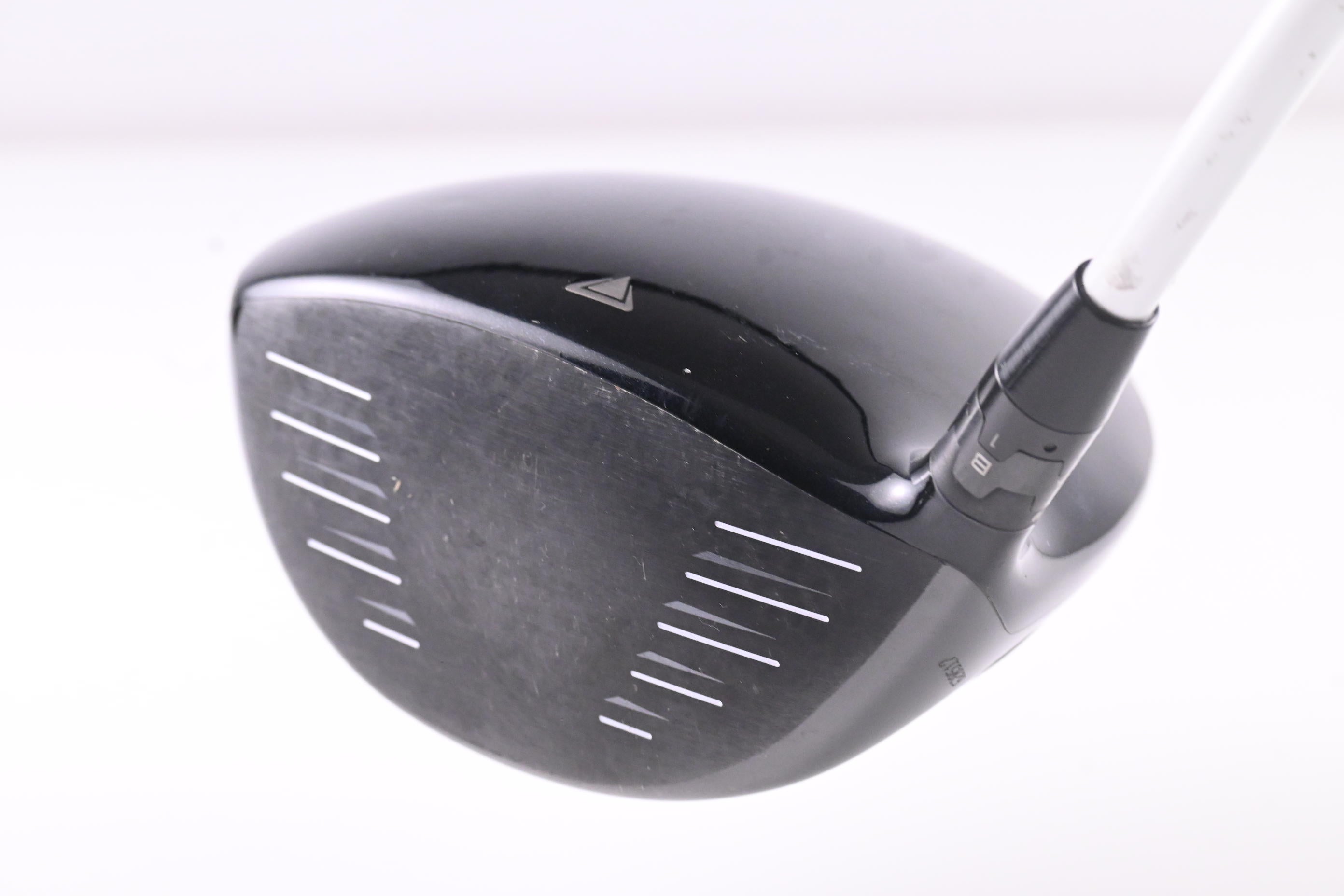 Titleist 915 D2 Driver / 9.5 Degree / Regular Flex Aldila Rogue Black 70 Shaft