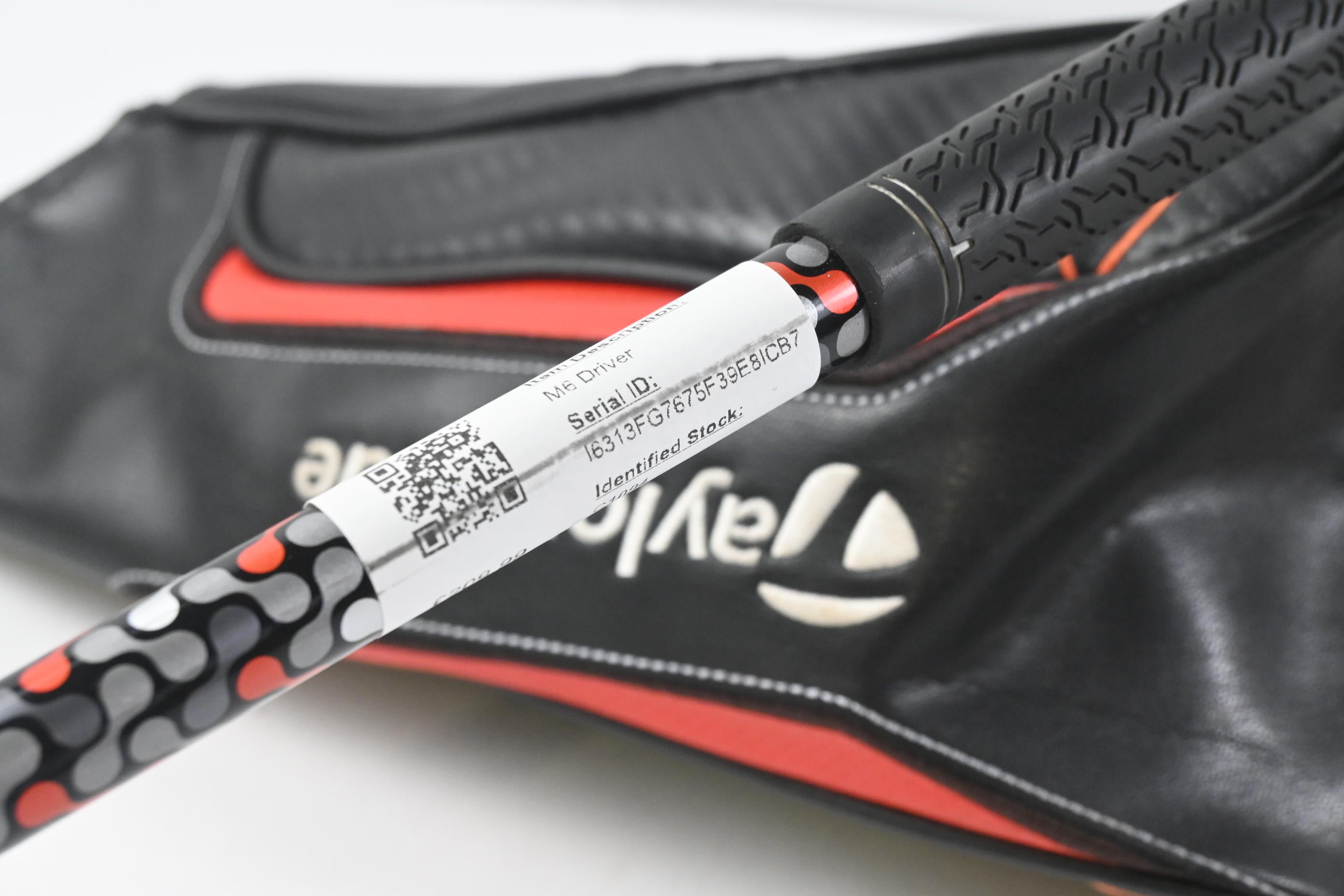 Taylormade M6 Driver / 10.5 Degree / Regular Flex Fujikura Atmos Orange 5 Shaft