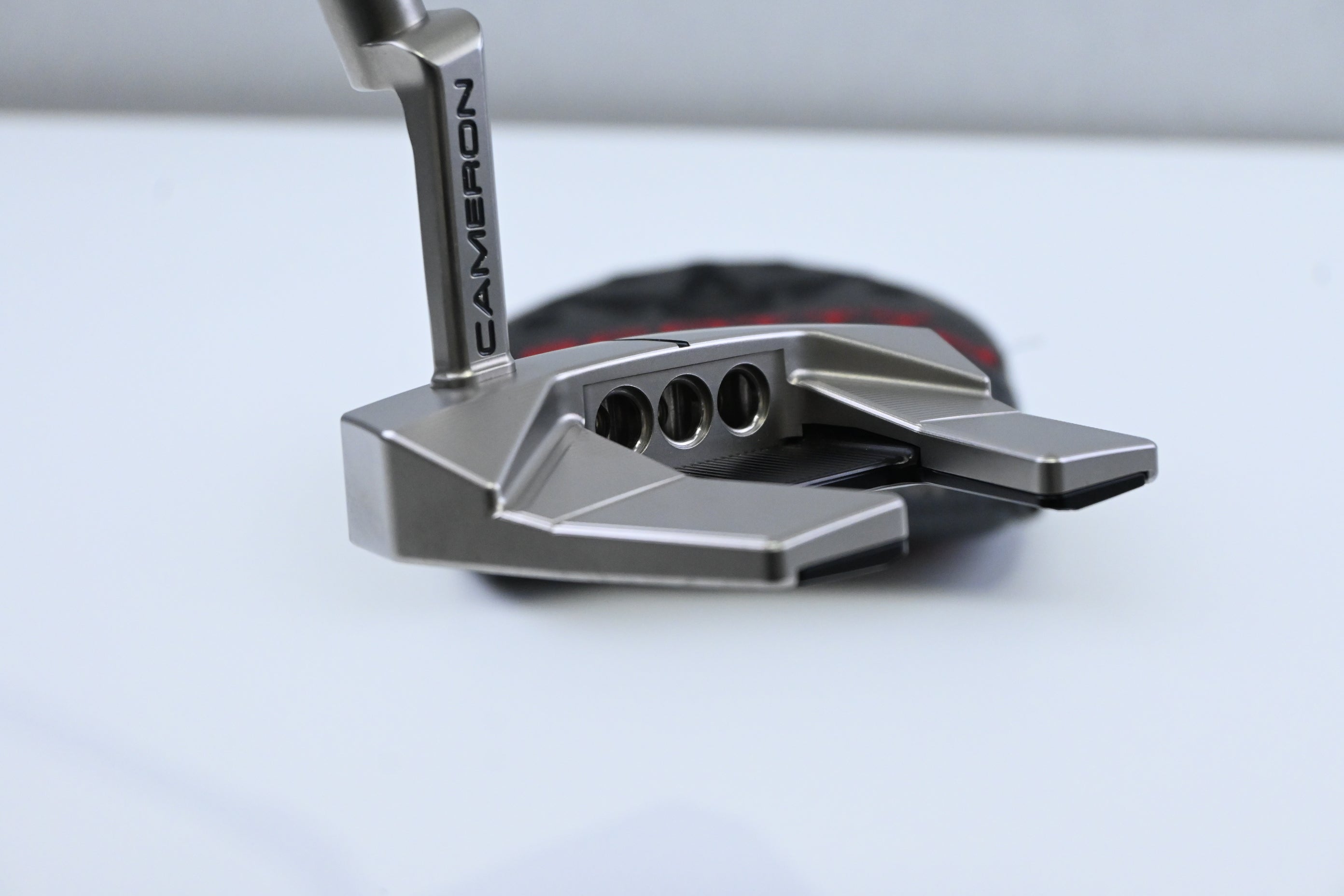 Scotty Cameron 2026 Phantom 5.2 Putter / 33 Inch