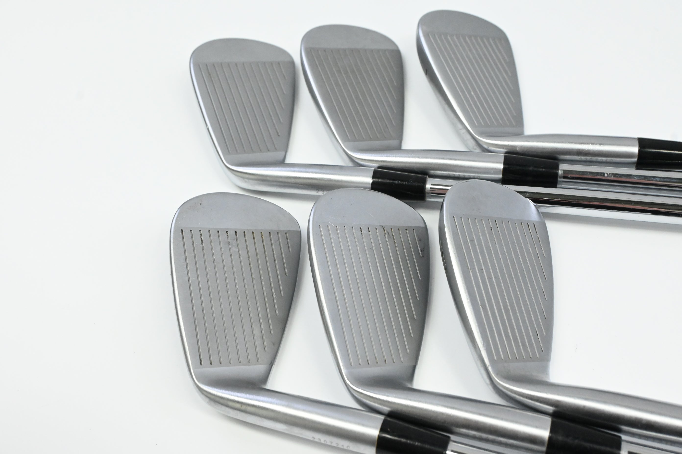 Mizuno JPX 921 Tour Irons / 5-PW / Regular Flex Dynamic Gold 105 R300 Shafts