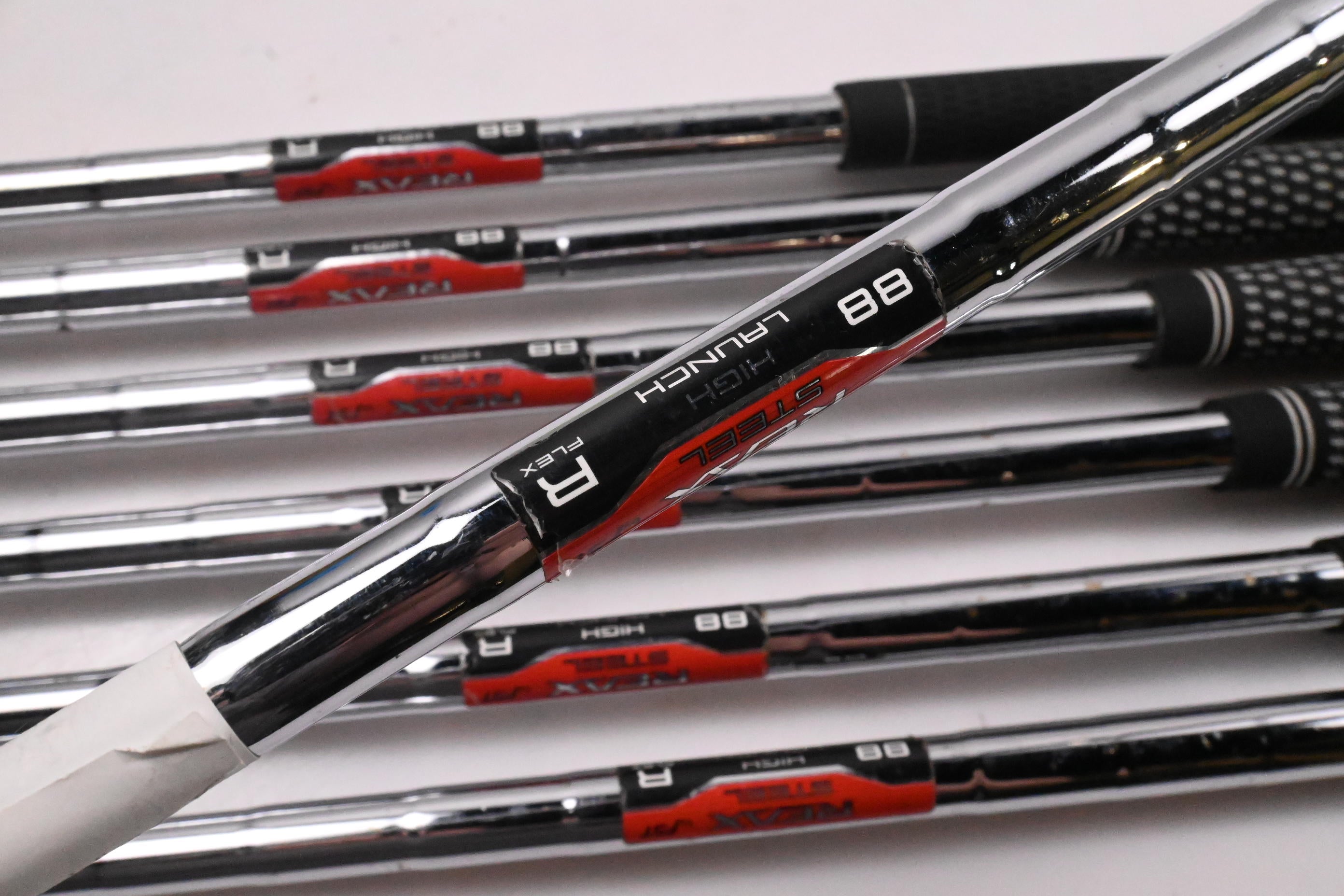 Taylormade Aeroburner Irons / 5-PW+SW / Regular Flex REAX Steel 88 Shafts
