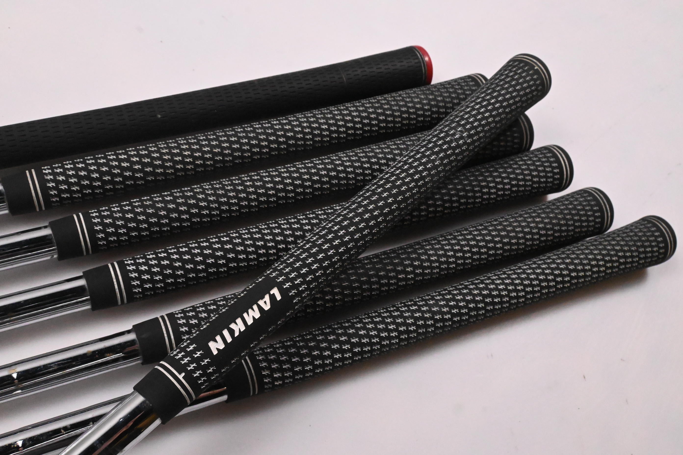 Taylormade Aeroburner Irons / 5-PW+SW / Regular Flex REAX Steel 88 Shafts