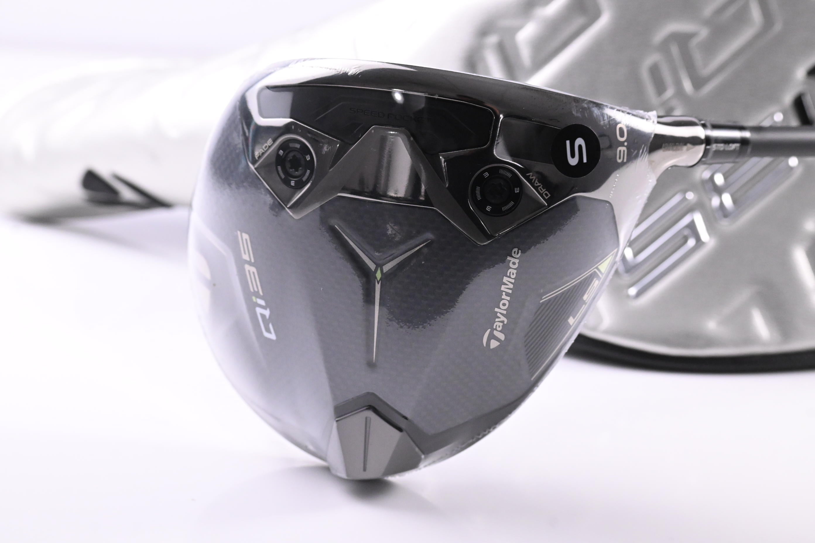 Taylormade Qi35 LS Driver / 9 Degree / Stiff Flex Kai'li White Dark Wave 60