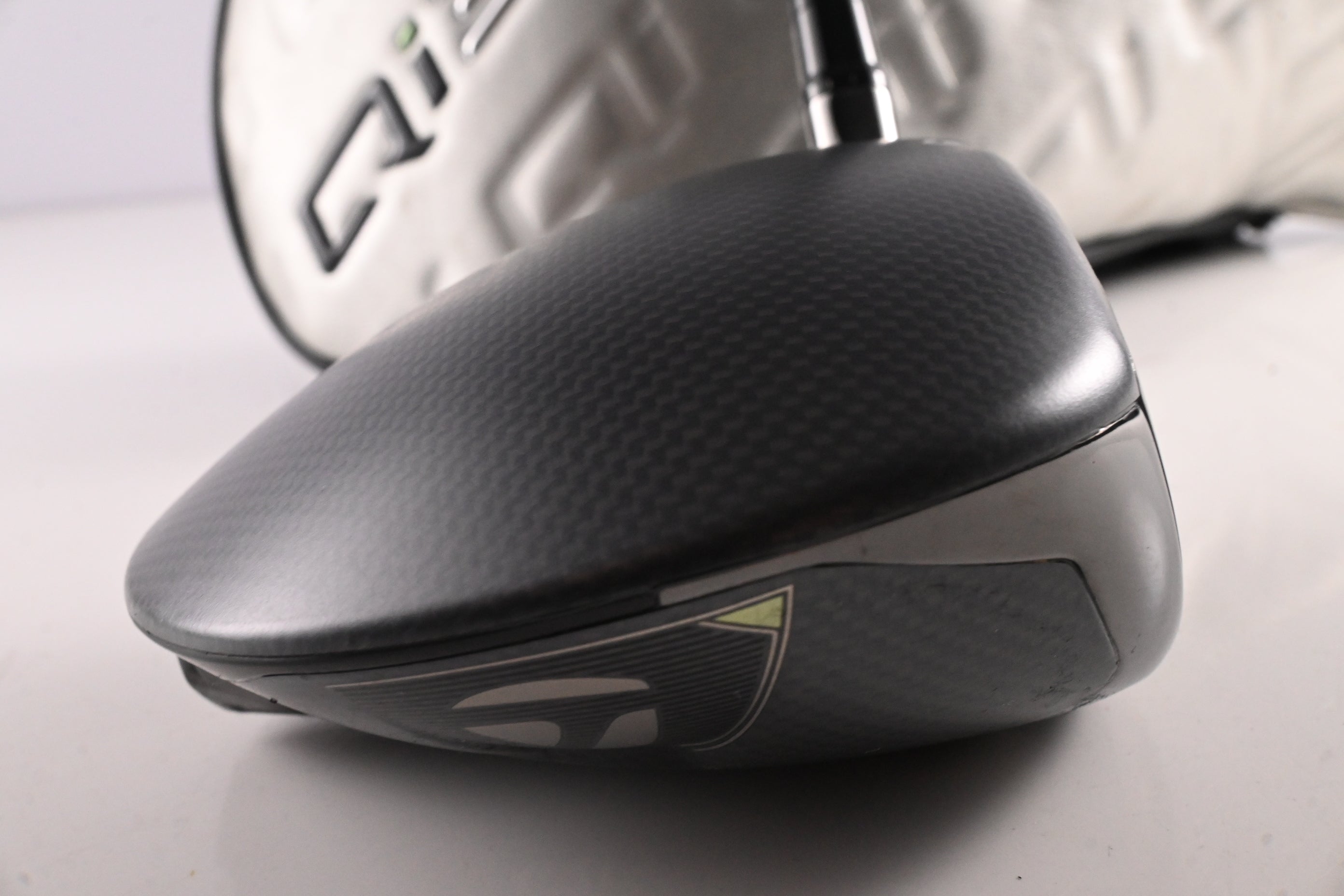 Taylormade Qi35 Driver / 9 Degree / X-Flex HZRDUS Smoke Red RDX 60 Shaft