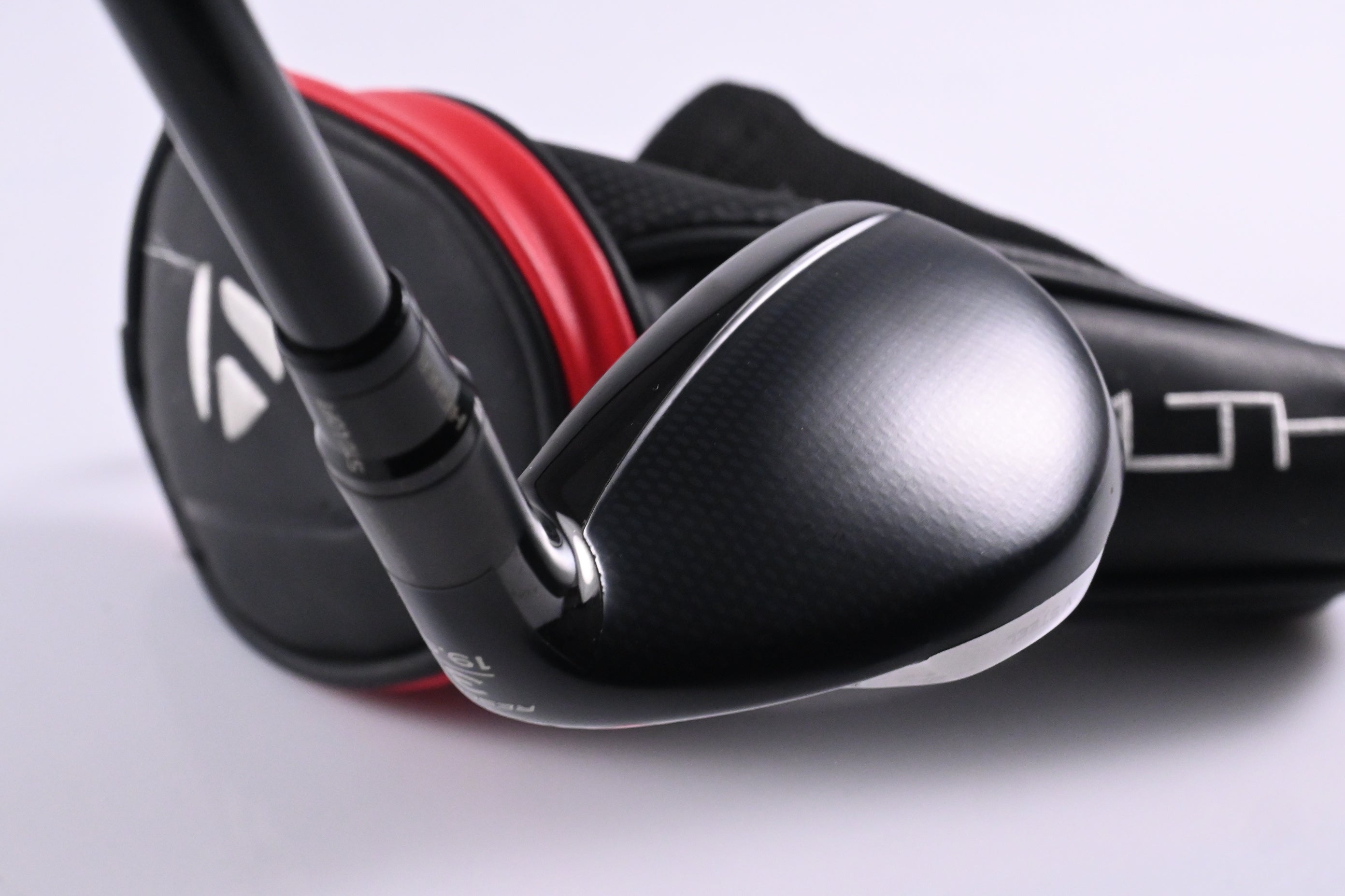 Taylormade Stealth Plus #3 Hybrid / 19.5 Degree / Stiff Flex Hzrdus Smoke Red