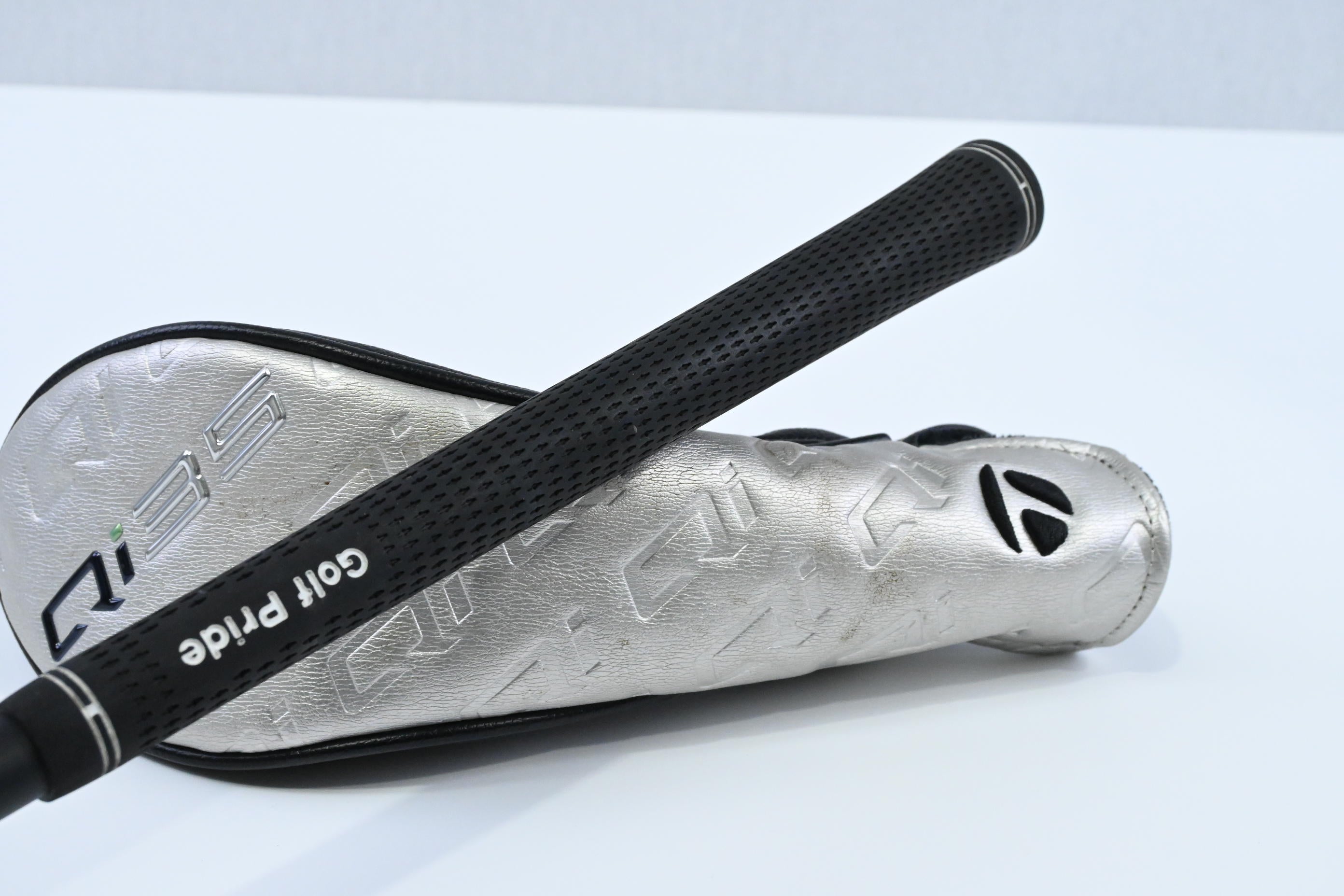 Taylormade Qi35 #3 Hybrid / 19 Degree / Senior Flex Vanquish 5 Shaft