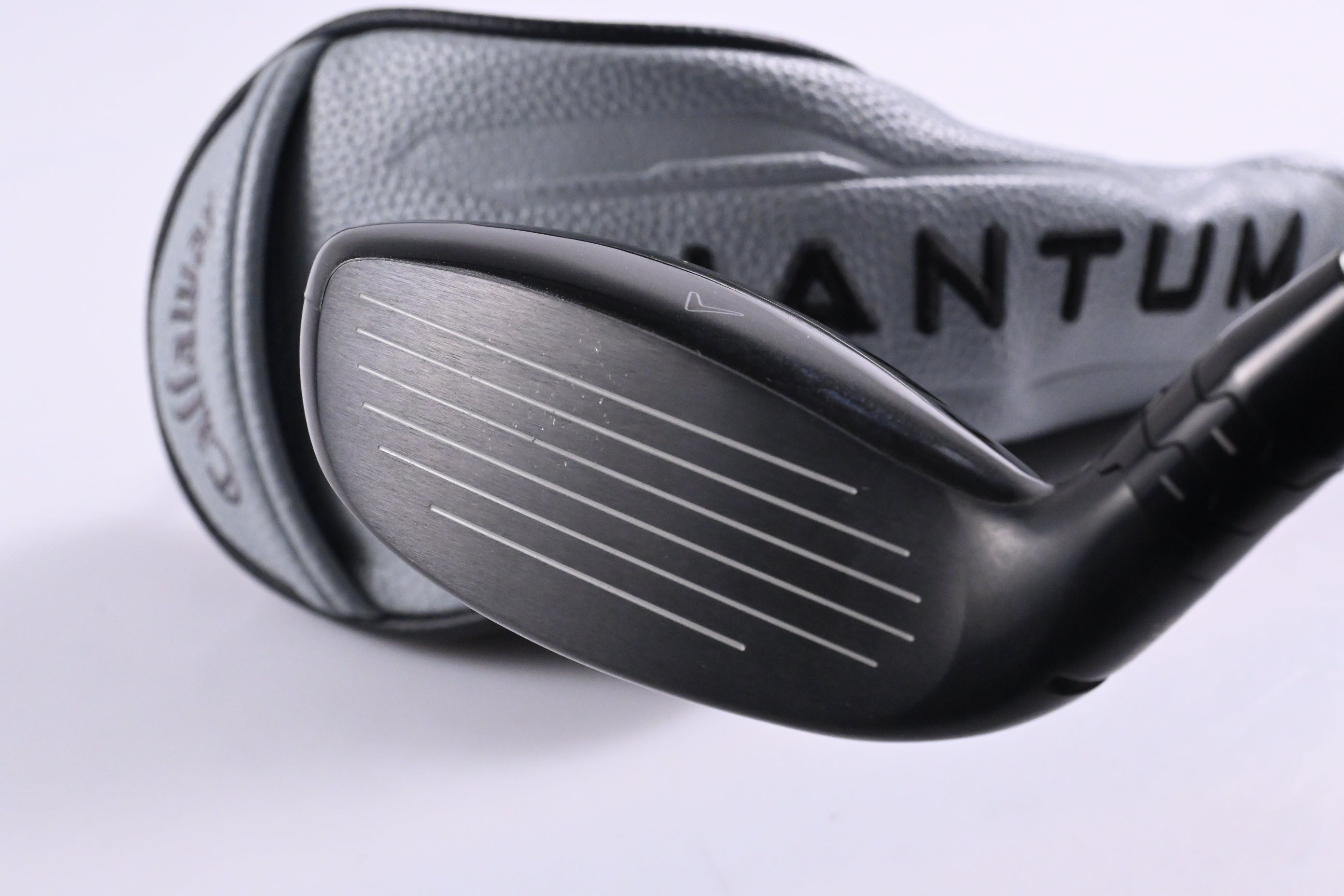Callaway Quantum Max OS #3 Hybrid / 18 Degree / Regular Flex Denali Frost Silver