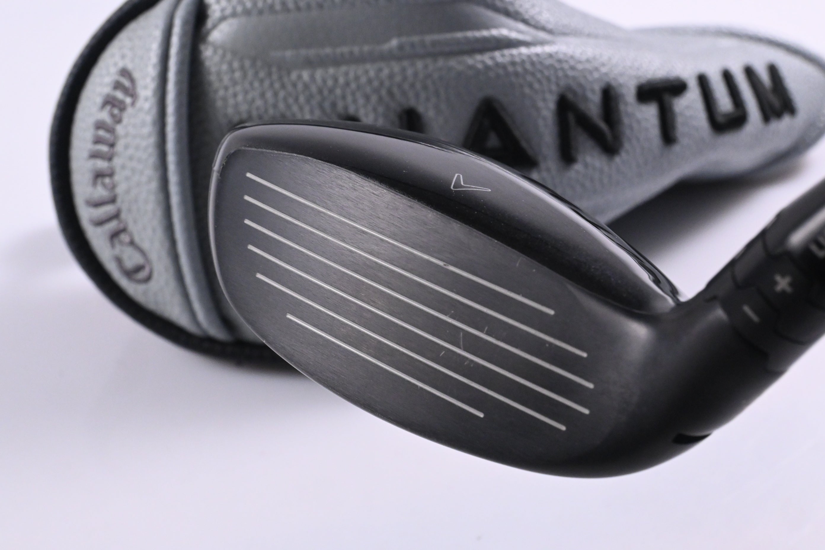 Callaway Quantum Max OS #4 Hybrid / 20 Degree / Regular Flex Denali Frost Silver