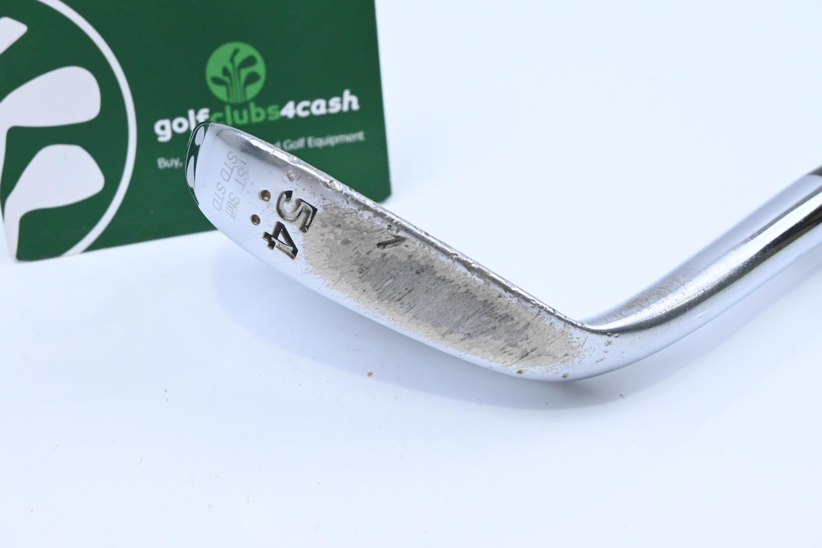 Cleveland 588 Precision Forged Sand Wedge / 54 Degree / Wedge Flex Tour Concept