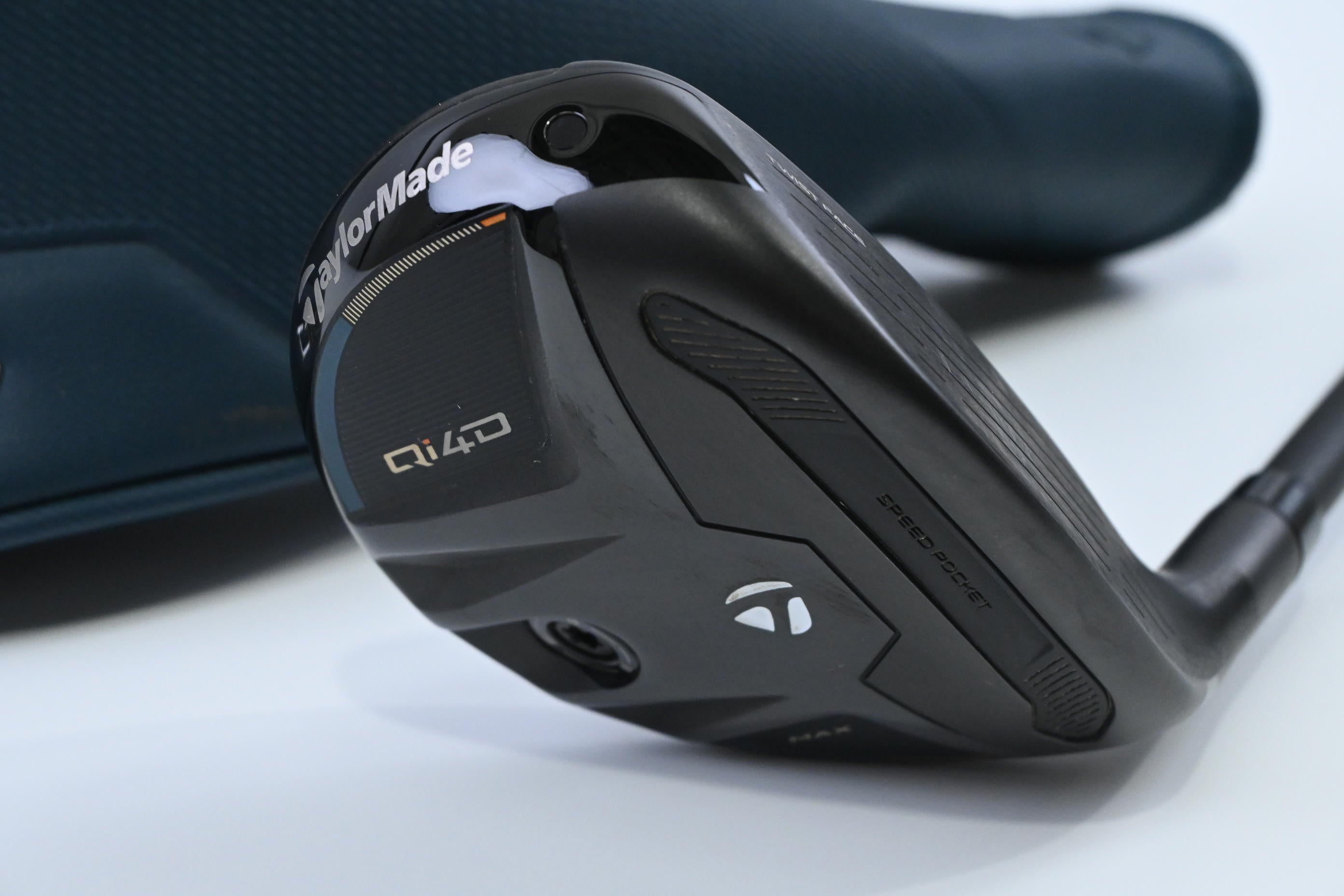 Taylormade Qi4D Max #5 Hybrid / 26 Degree / Regular Flex KBS Reax 50 Shaft
