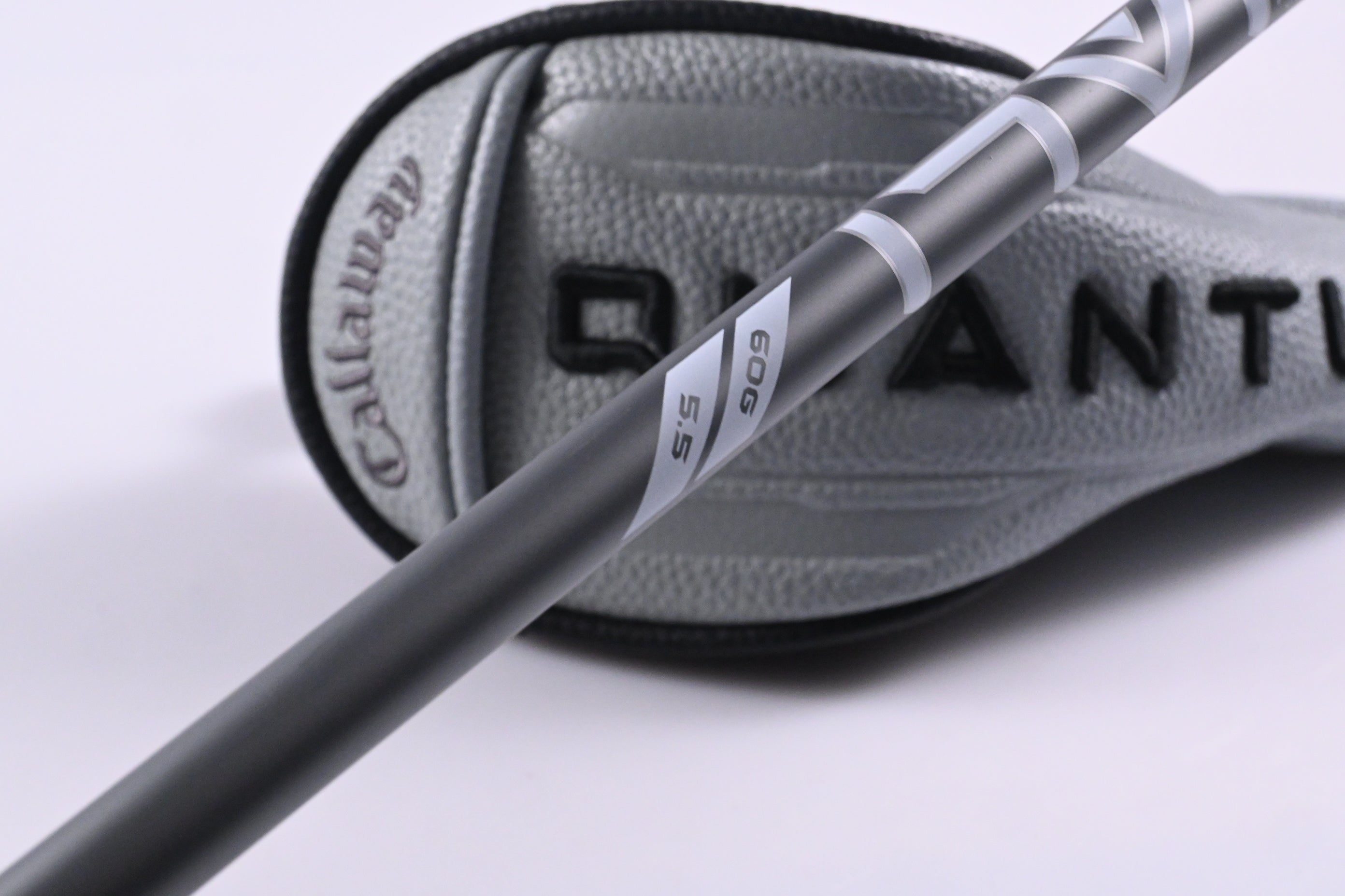 Callaway Quantum Max OS #4 Hybrid / 20 Degree / Regular Flex Denali Frost Silver