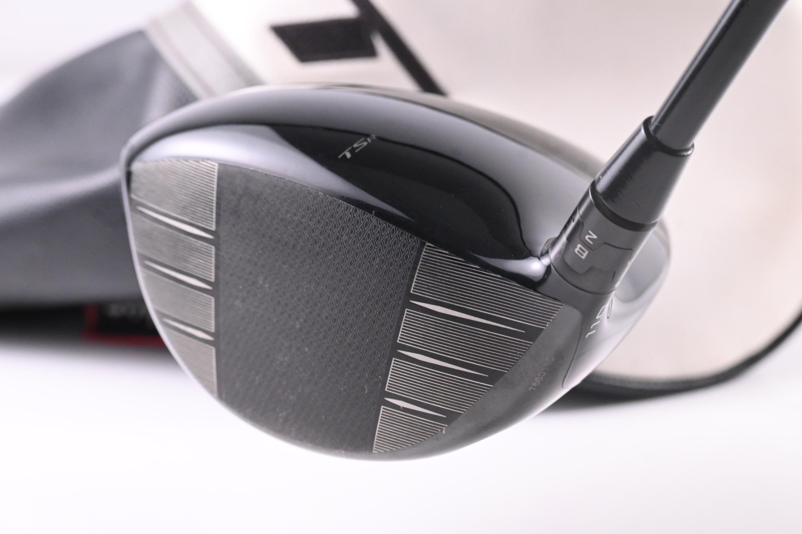 Titleist TSR2 Driver / 11 Degree / Regular Flex Hzrdus Smoke RDX Black 60 Shaft