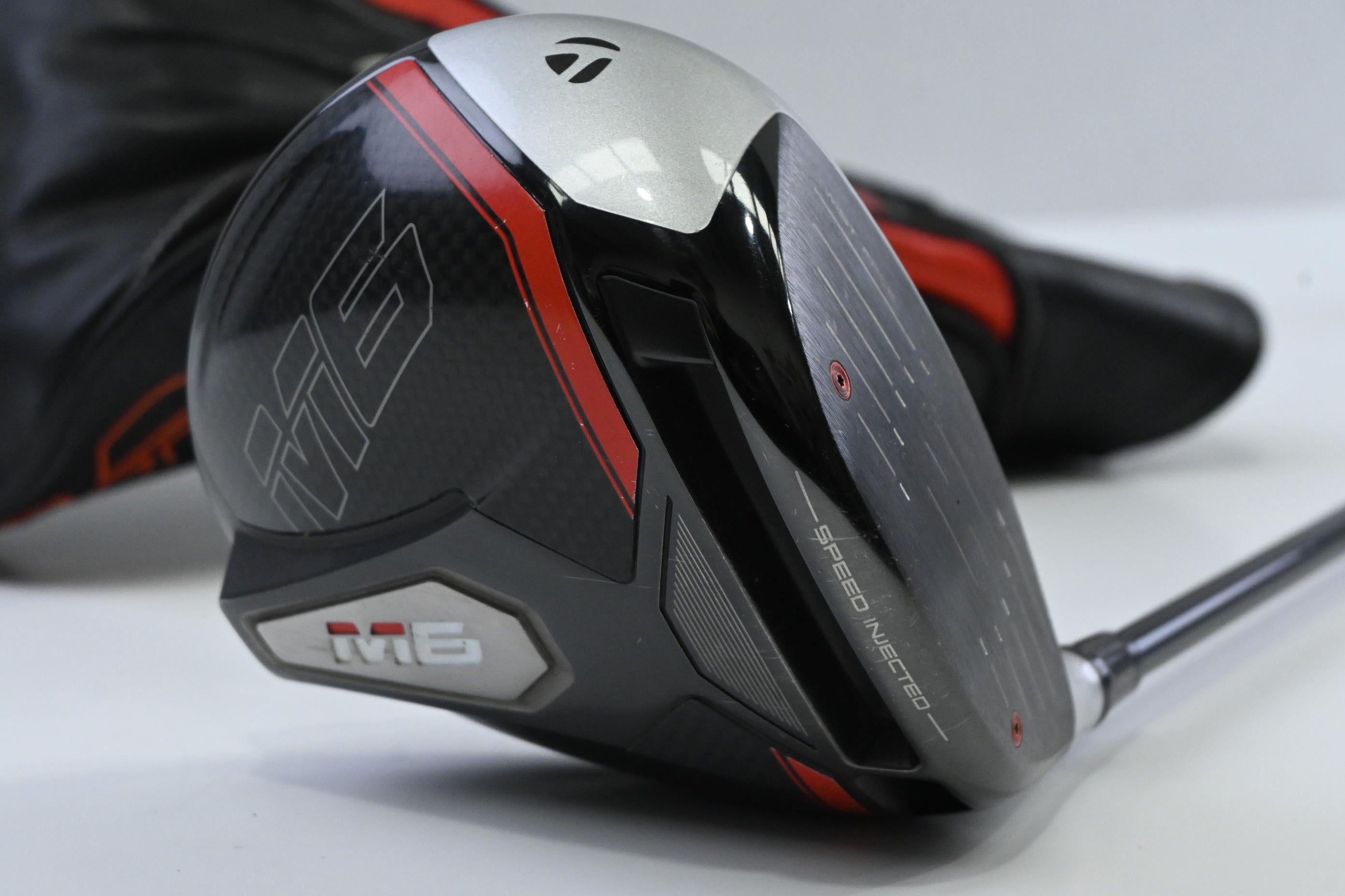 Taylormade M6 Driver / 10.5 Degree / Regular Flex Fujikura  Atmos Red 5 Shaft