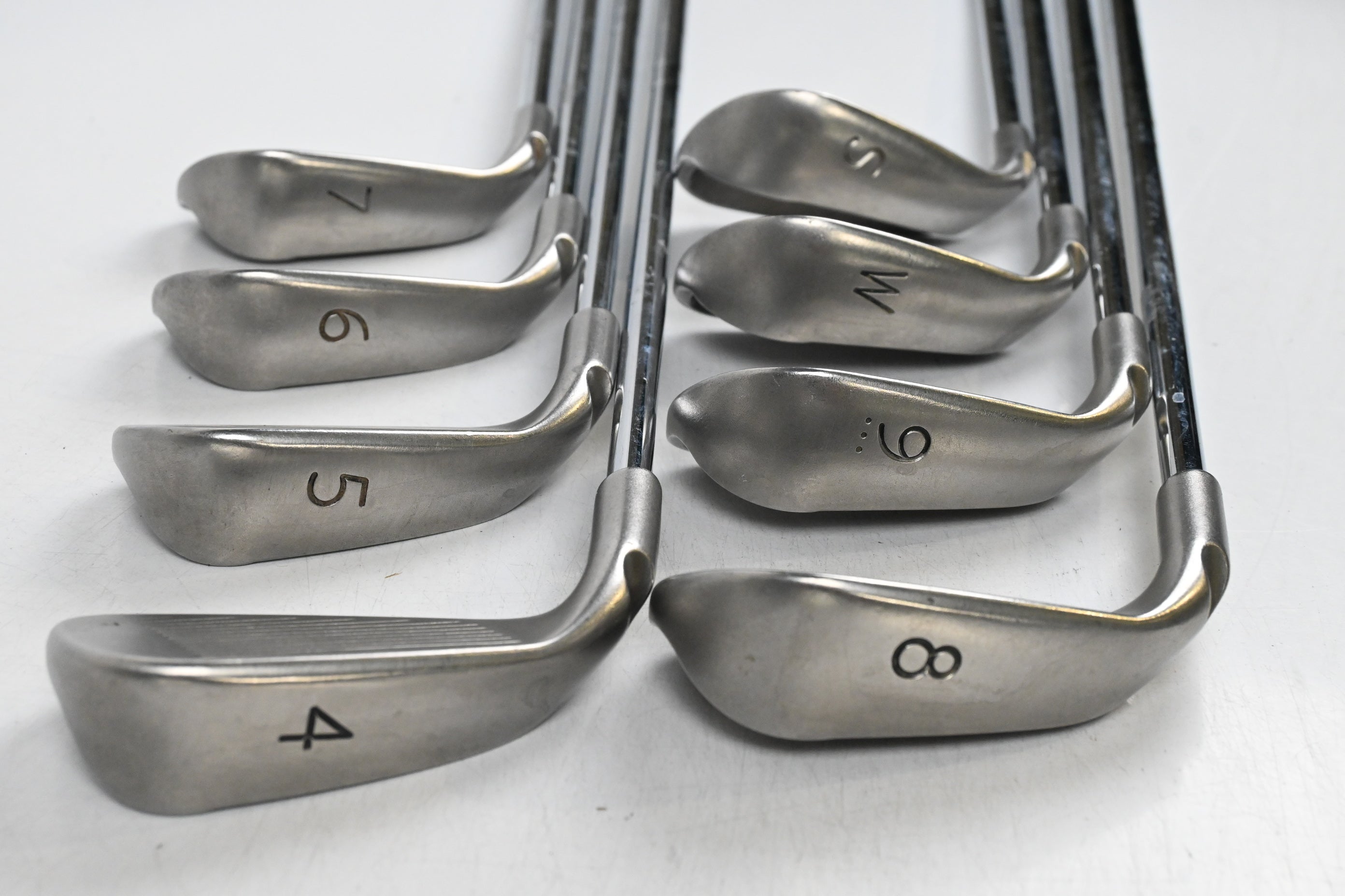 Ping G10 Irons / 4-PW+SW / White Dot / Regular Flex Ping AWT Shafts