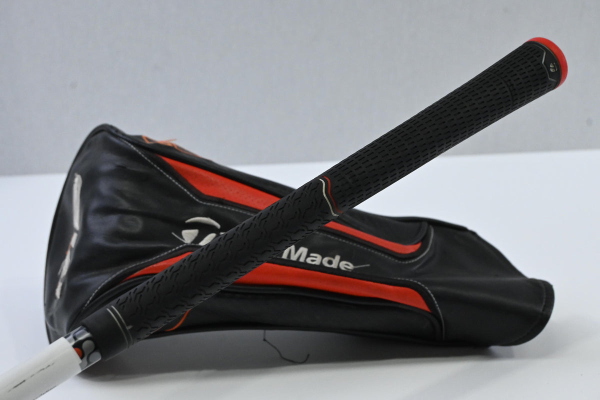 Taylormade M6 Driver / 10.5 Degree / Regular Flex Fujikura  Atmos Red 5 Shaft