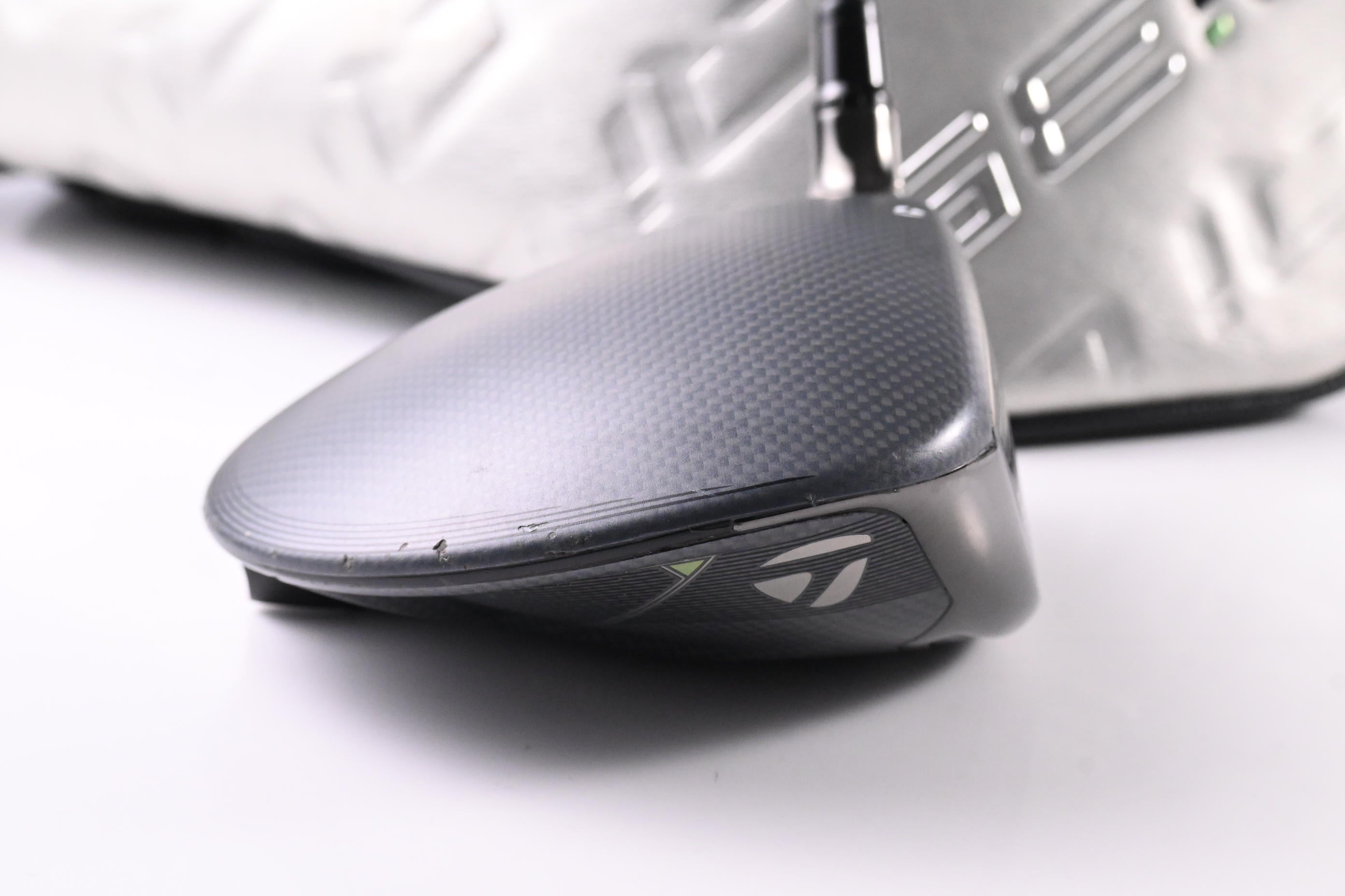 Taylormade Qi35 Driver / 10.5 Degree / Regular Flex Fujikura Ventus Blue 5 Shaft