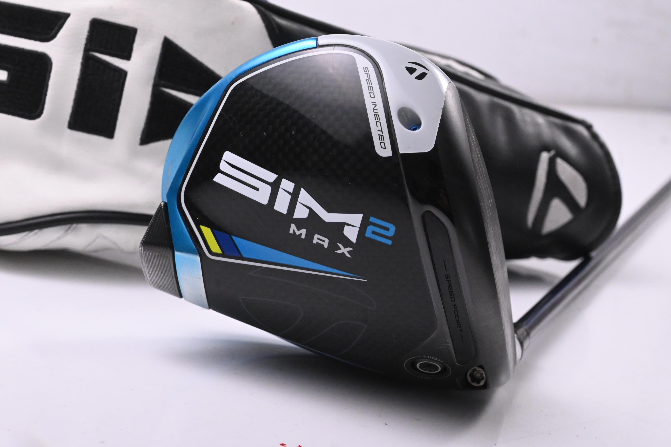 Taylormade SIM2 Max Driver / 10.5 Degree / Regular Flex Fujikura Ventus Blue 5