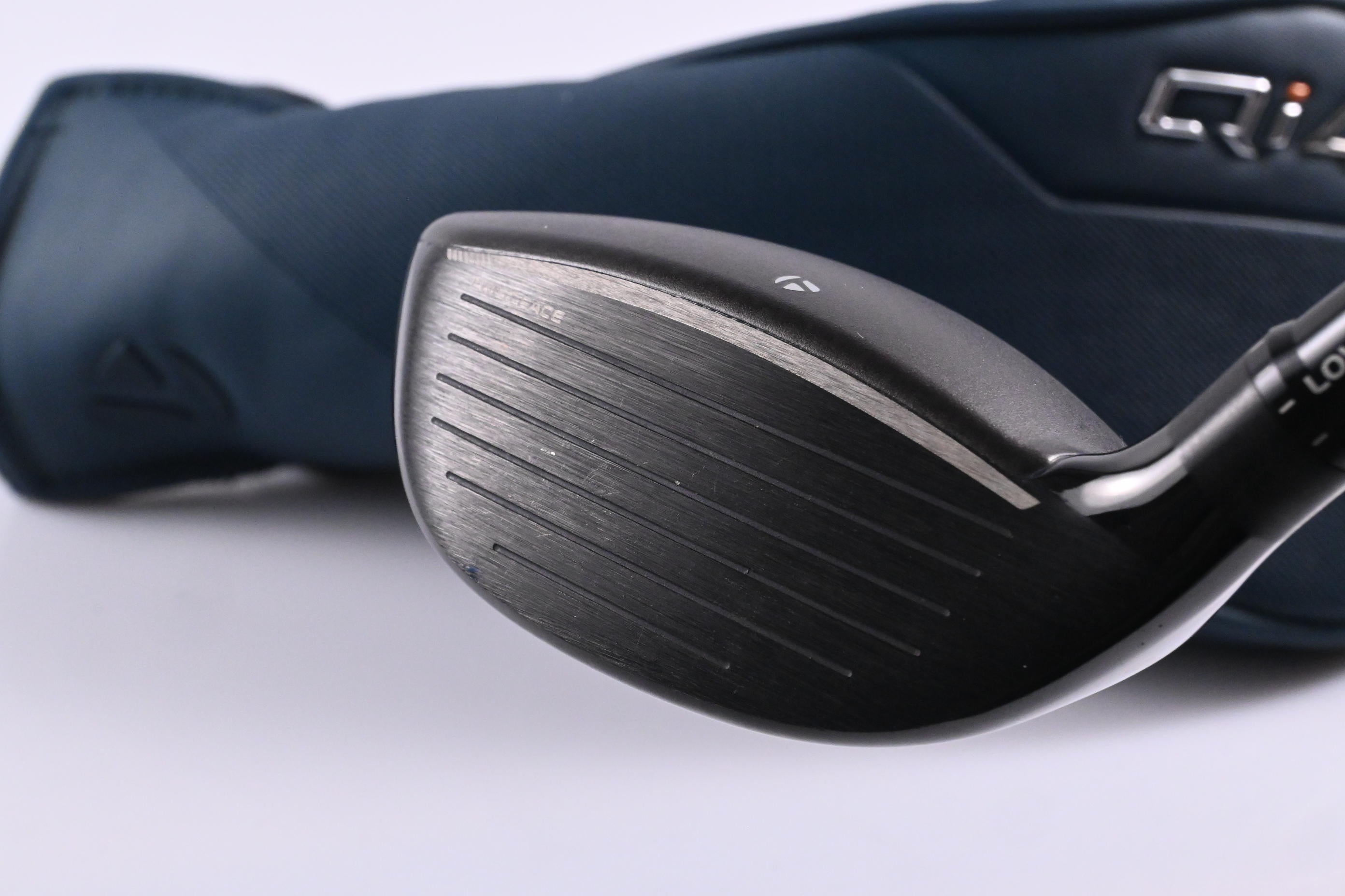 Taylormade Qi4D Tour #7 Wood / 21 Degree / Stiff Flex Reax White 75 Shaft