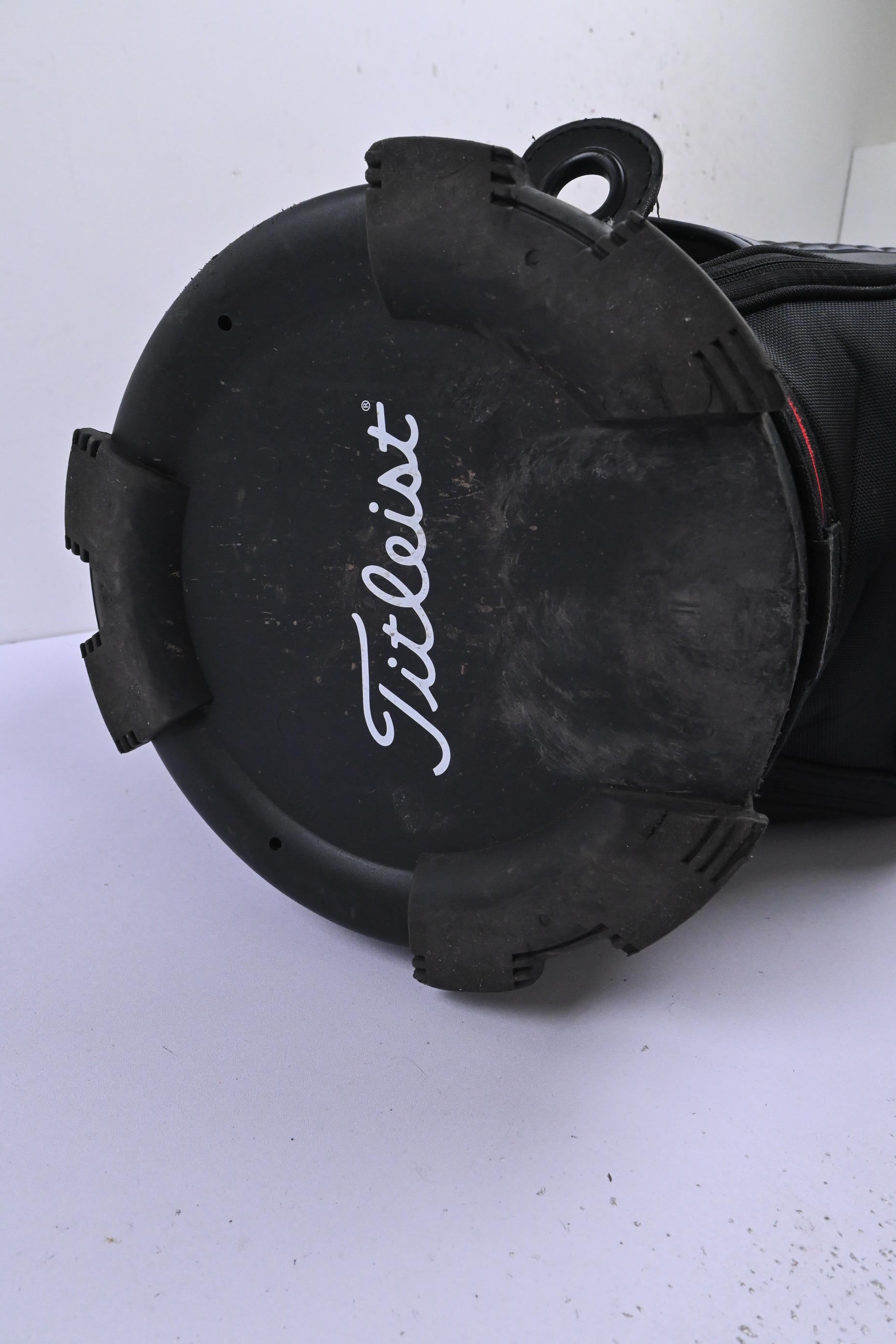 Titleist Tour Bag / 6-Way Divider / Black, White & Red