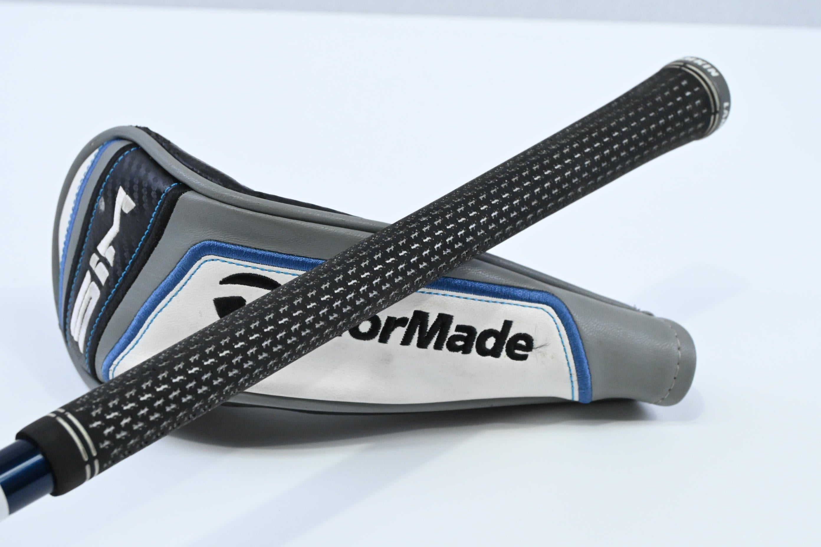 Taylormade SIM Max #3 Hybrid / 19 Degree / Stiff Flex Fujikura Ventus Blue 7