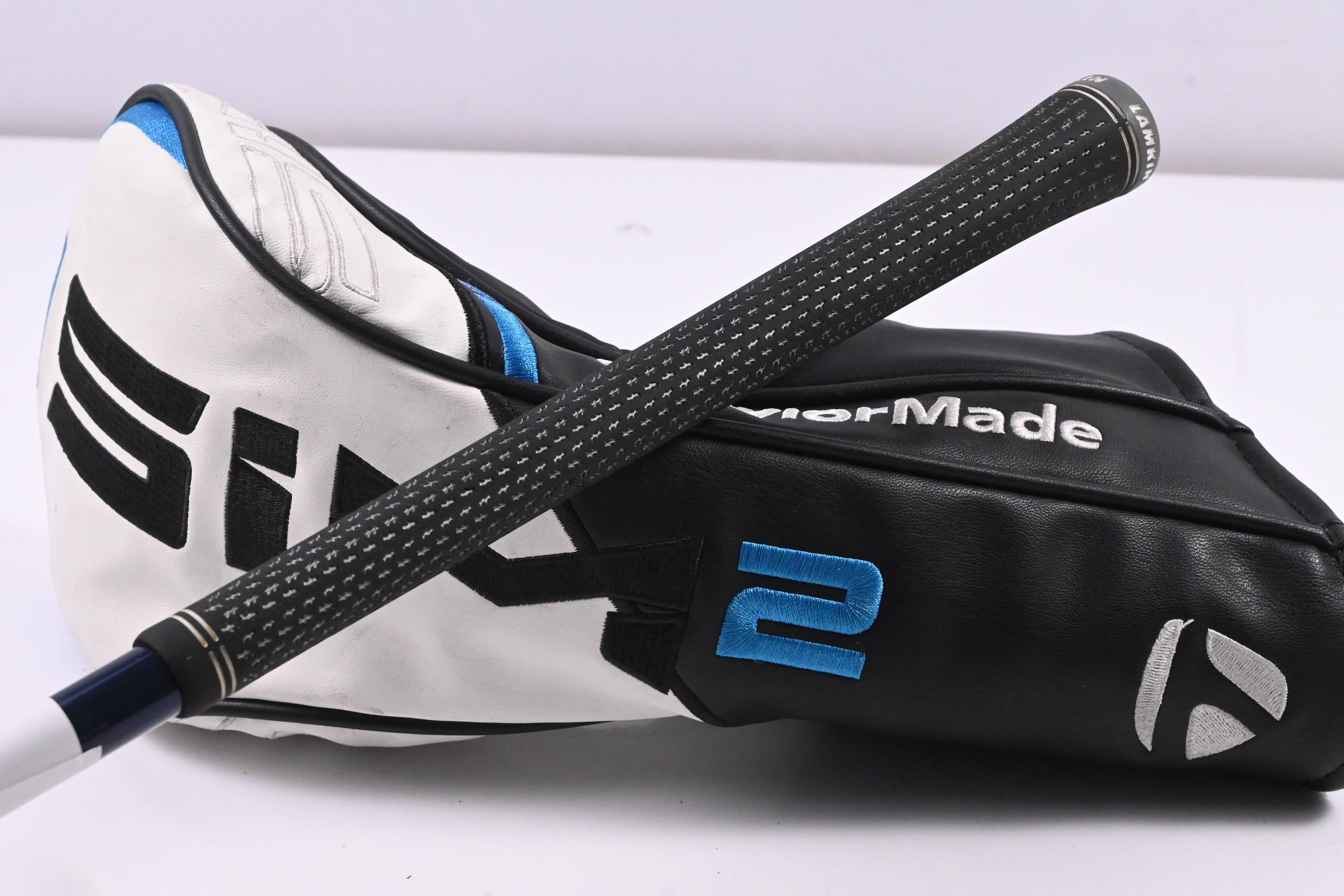Taylormade SIM2 Max Driver / 10.5 Degree / Regular Flex Fujikura Ventus Blue 5