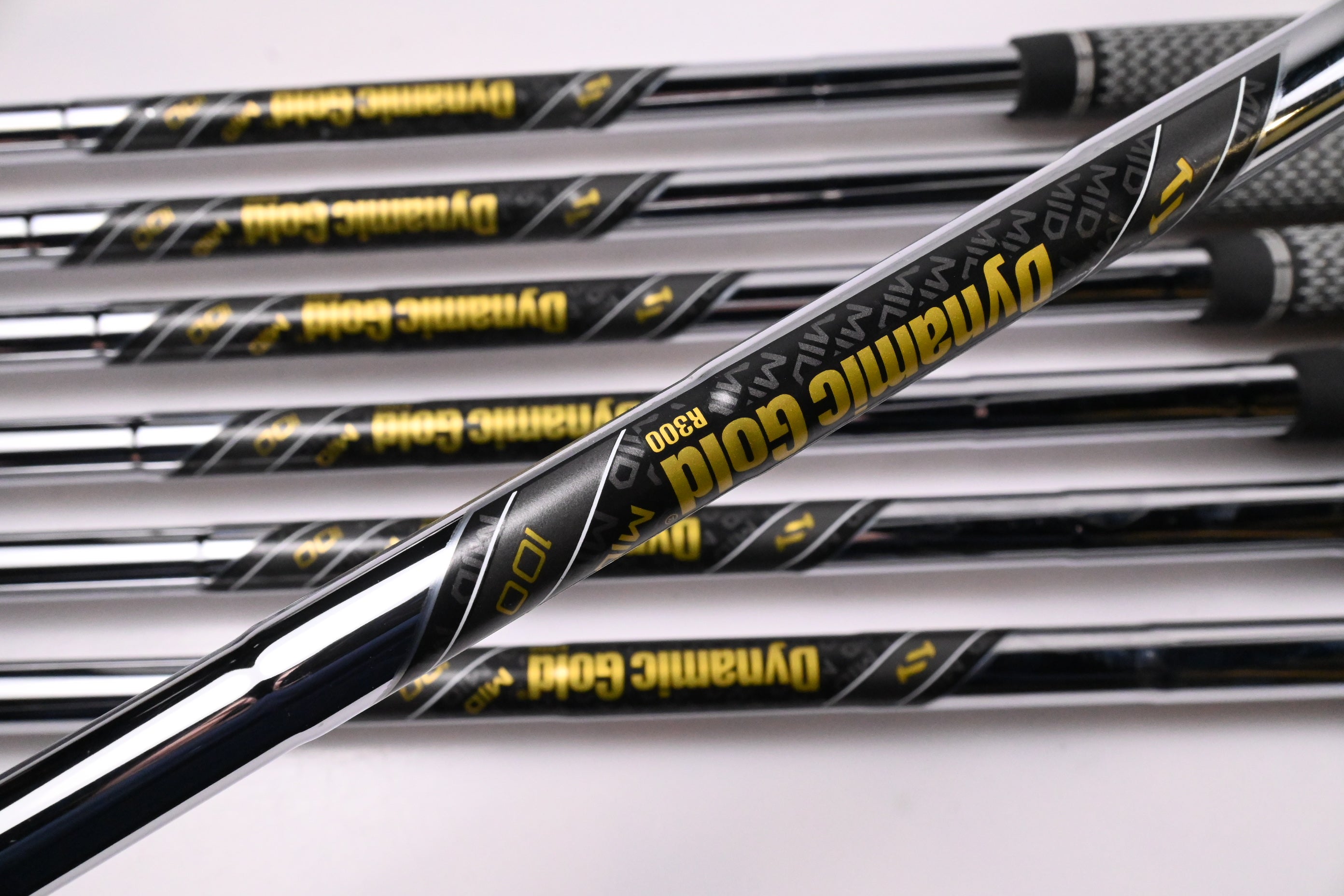 Mizuno Pro 245 Irons / 4-PW / Regular Flex Dynamic Gold Mid 100 R300 Shafts