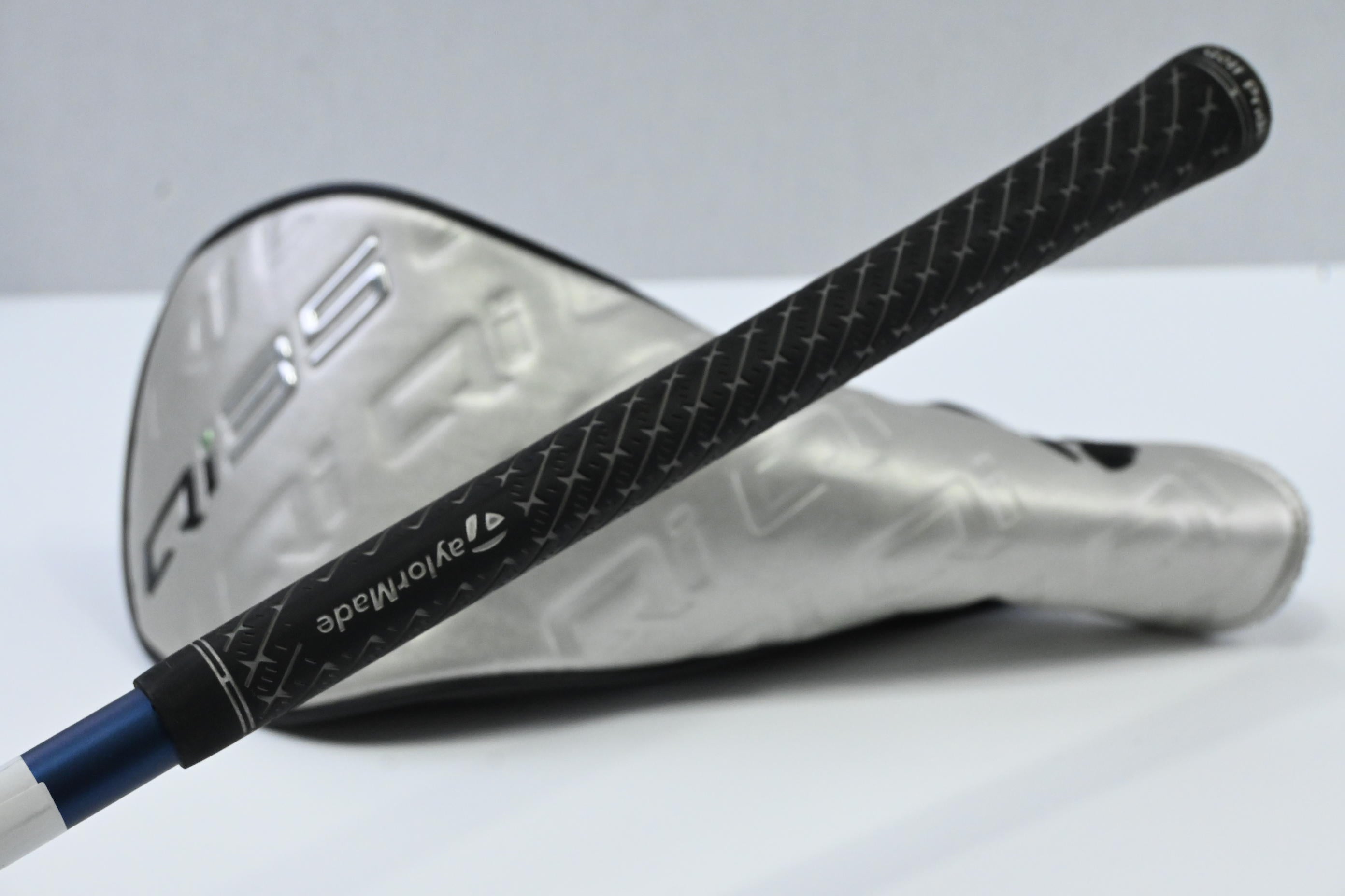 Taylormade Qi35 Driver / 10.5 Degree / Stiff Flex Fujikura Ventus Blue 5 Shaft