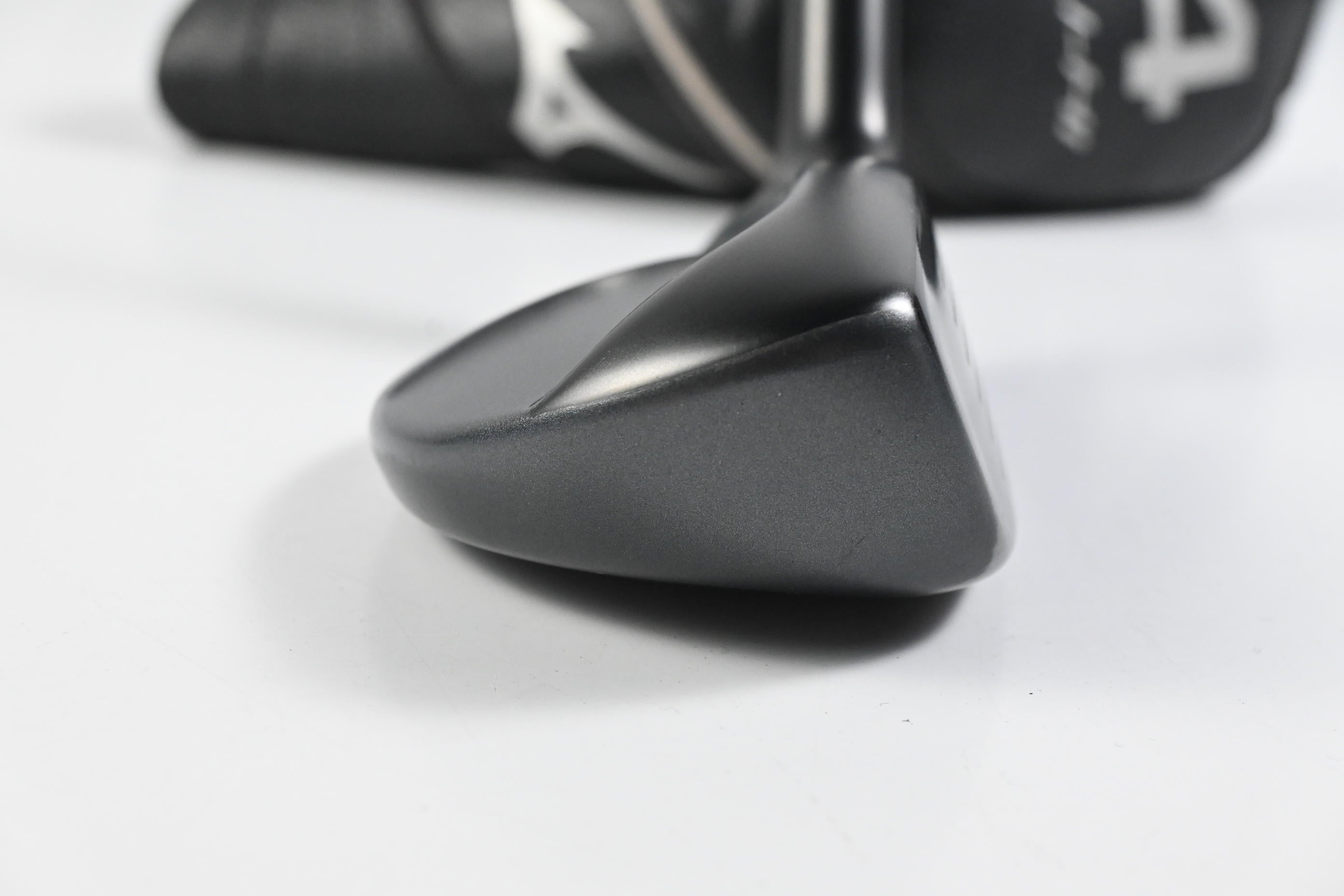 Mizuno JPX 921 Fli-Hi #4 Hybrid / 20 Degree / Regular Flex UST Recoil ESX 460