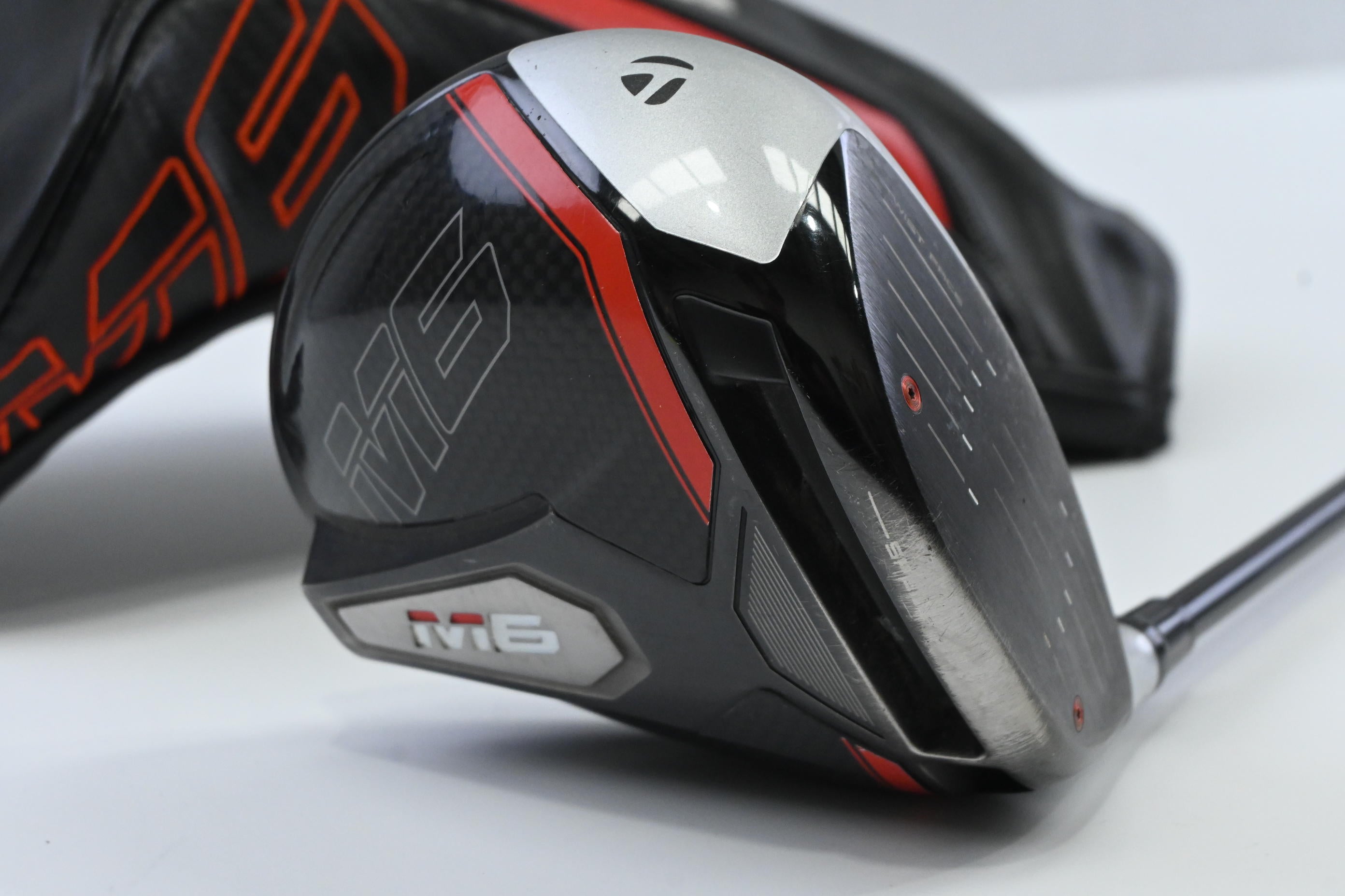 Taylormade M6 Driver / 10.5 Degree / Regular Flex Fujikura Atmos Red 5
