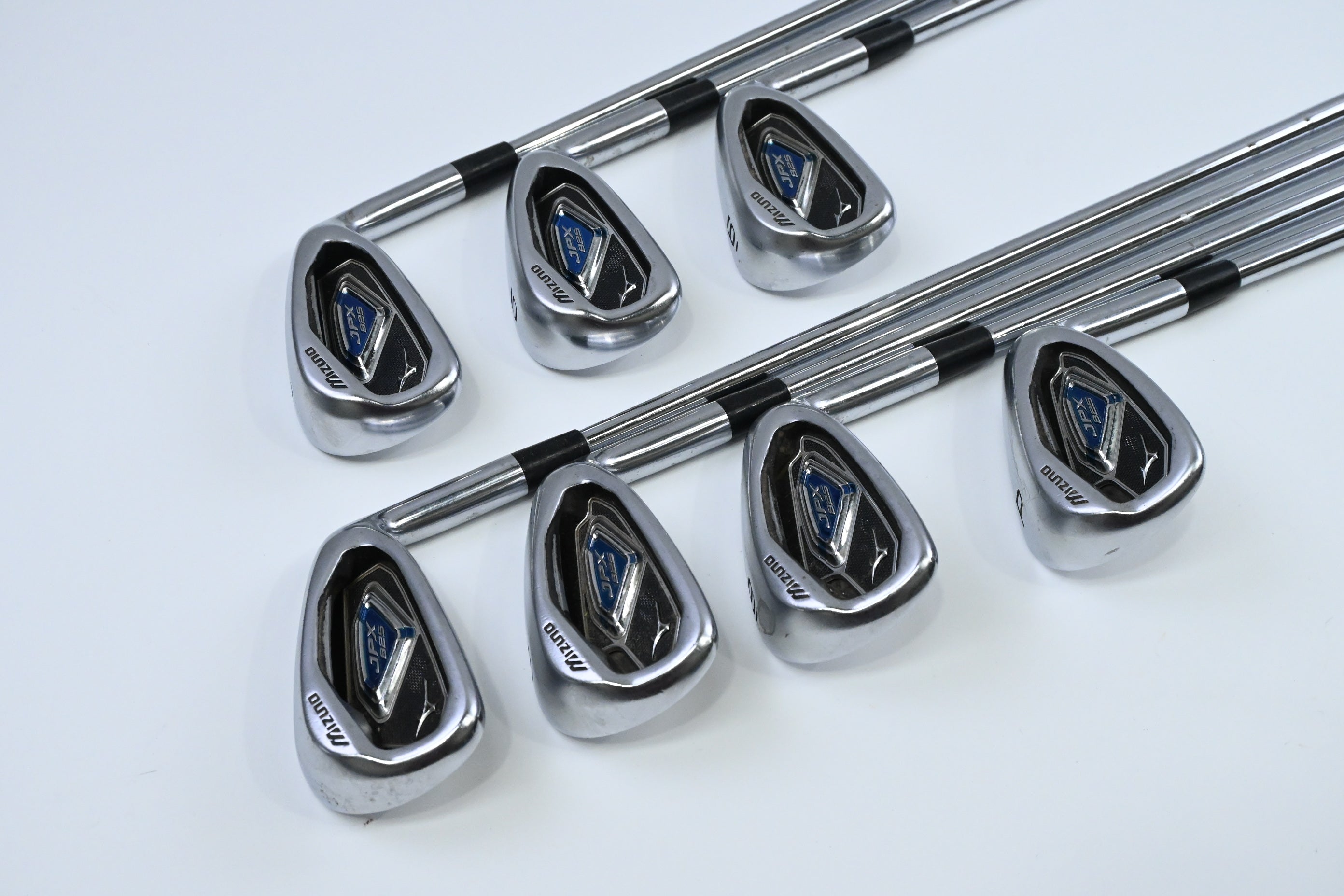 Mizuno JPX 825 Irons / 4-PW / Regular Flex Dynamic Gold XP R300 Shafts