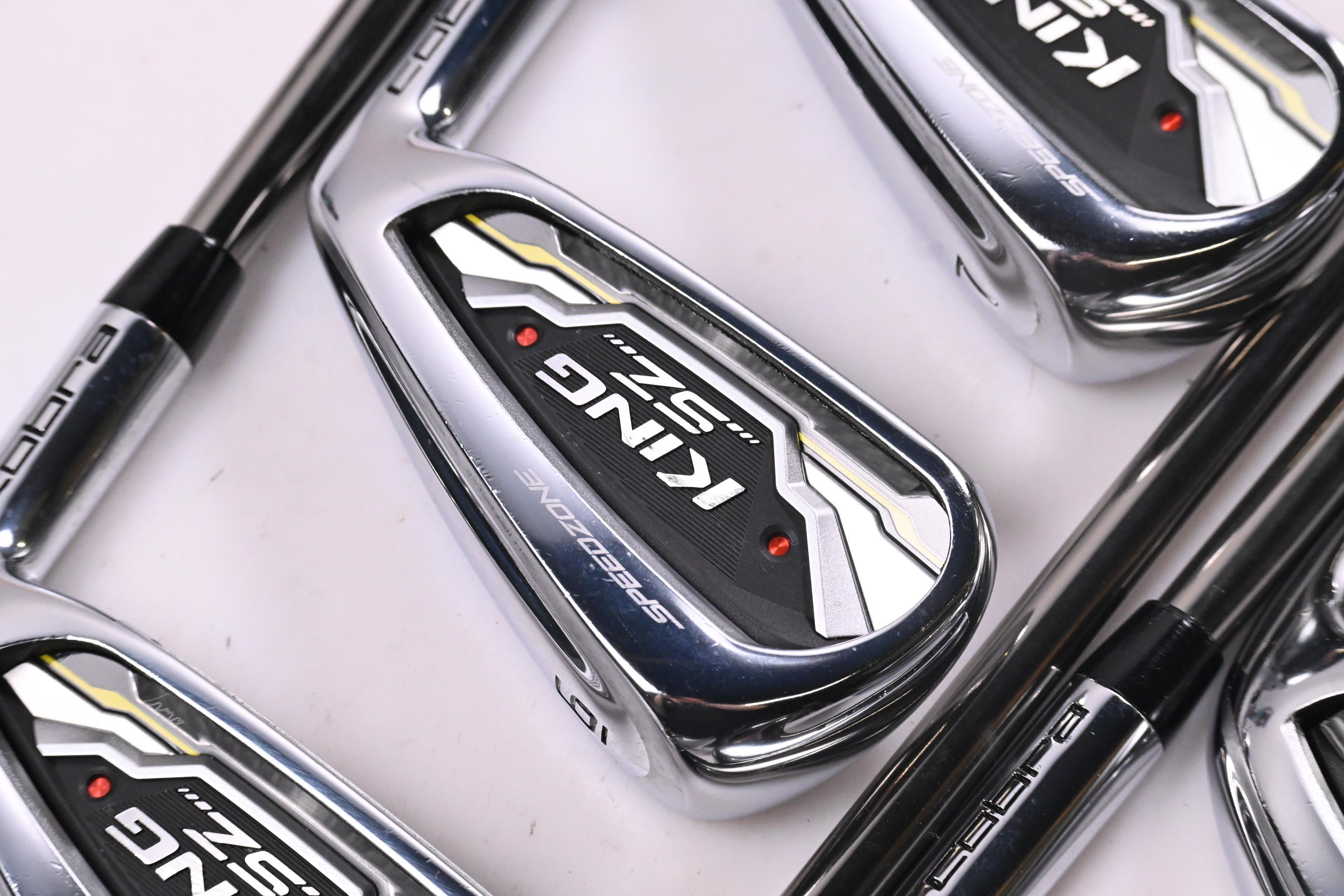 Cobra King Speedzone Irons / 5-PW+SW / Regular Flex UST Recoil ESX 460 Shafts