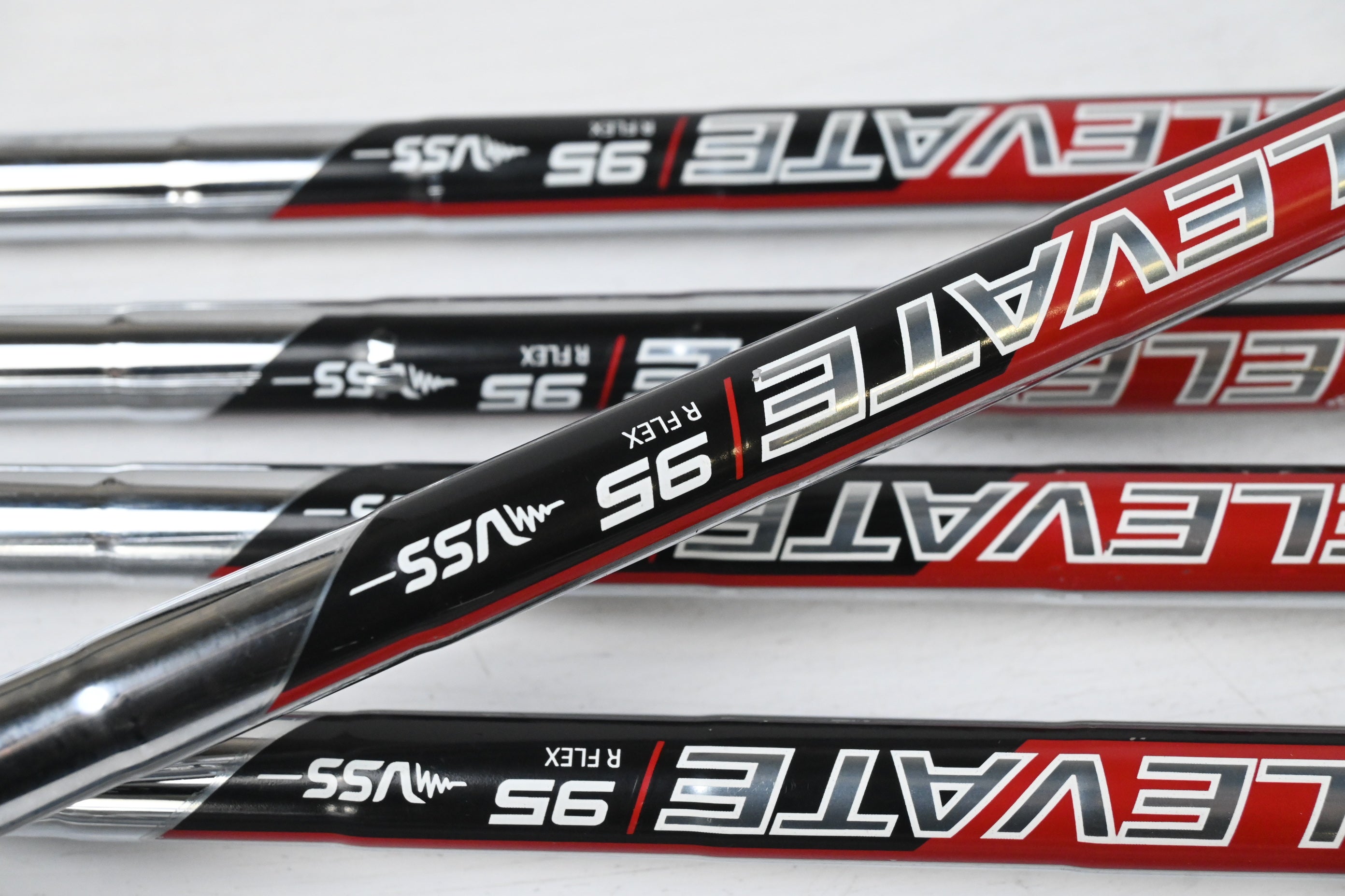 Taylormade SIM2 Max Irons / 5-PW / Regular Flex Elevate 95 Shafts