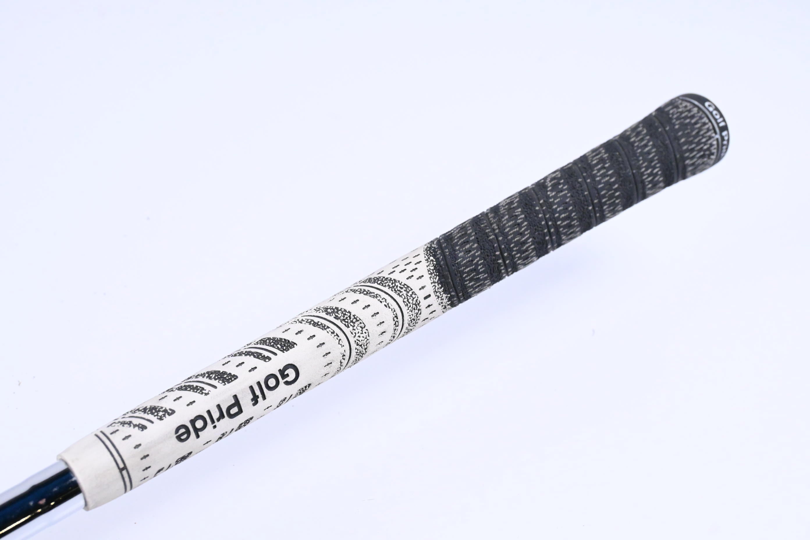 Taylormade P730 #4 Iron / 24 Degree / Stiff Flex Dynamic Gold S300 120 Shaft