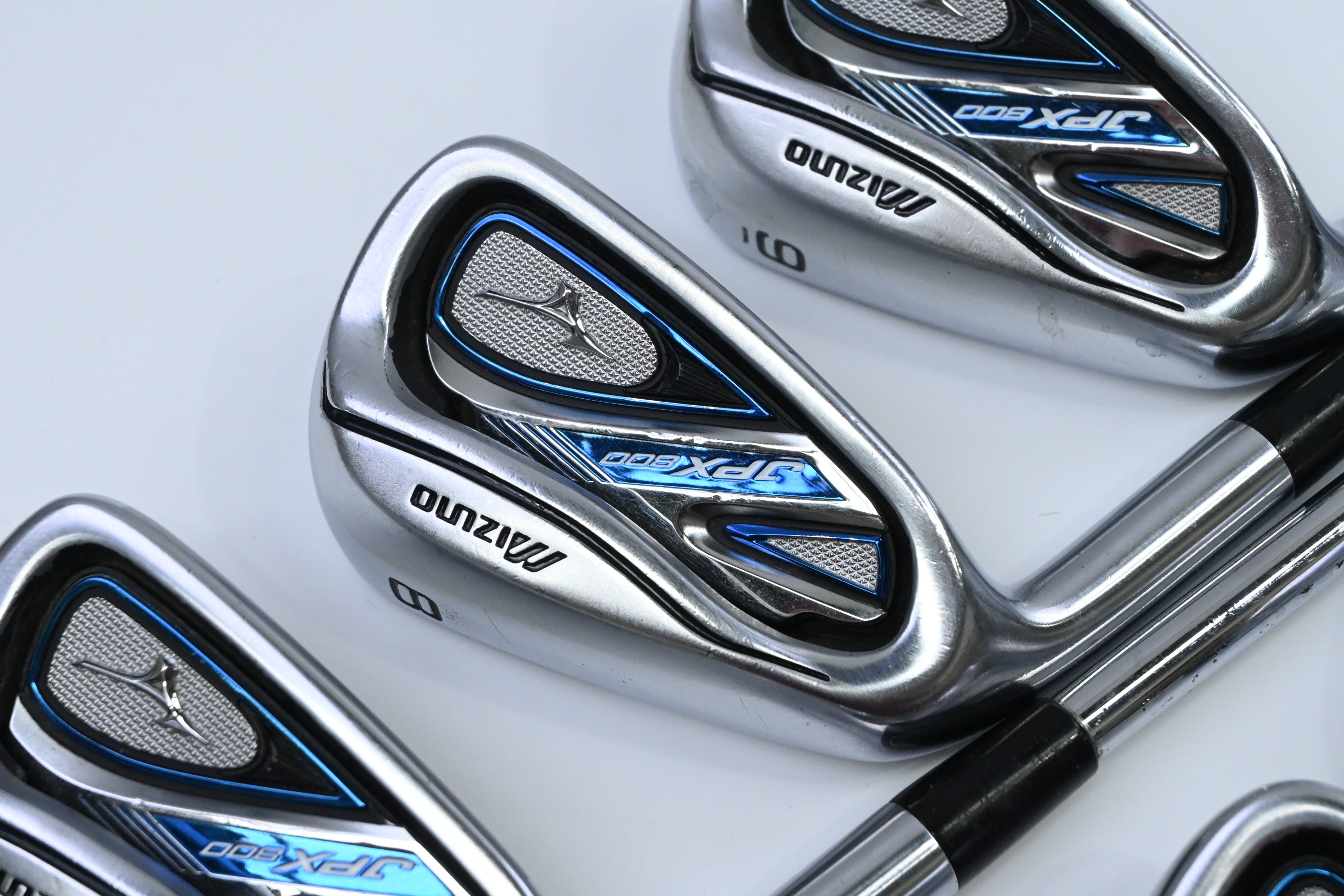 Left Hand Mizuno JPX 800 Irons / 4-9 / Regular Flex Dynamic Gold XP R300 Shafts