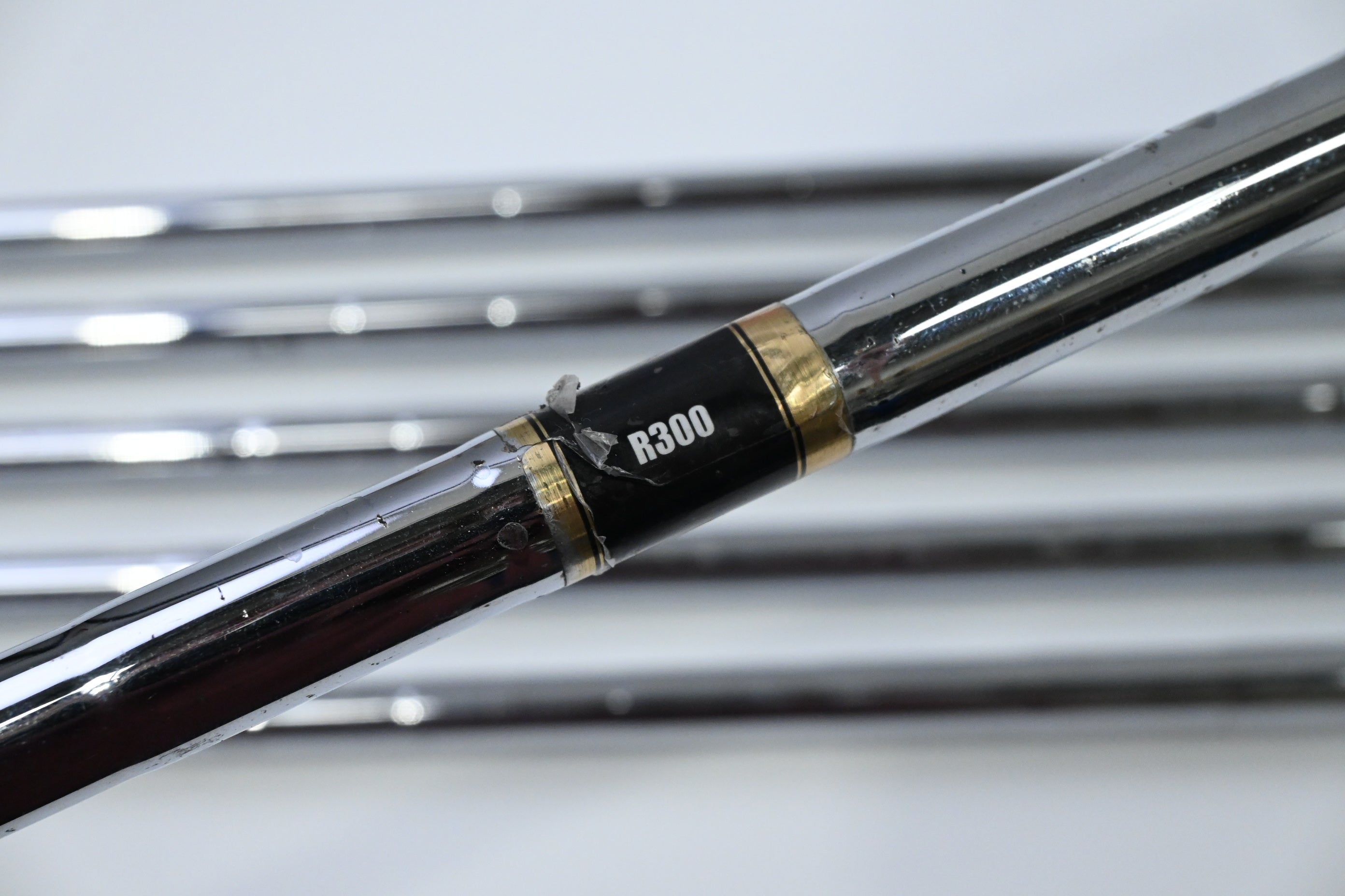 Left Hand Mizuno JPX 800 Irons / 4-9 / Regular Flex Dynamic Gold XP R300 Shafts